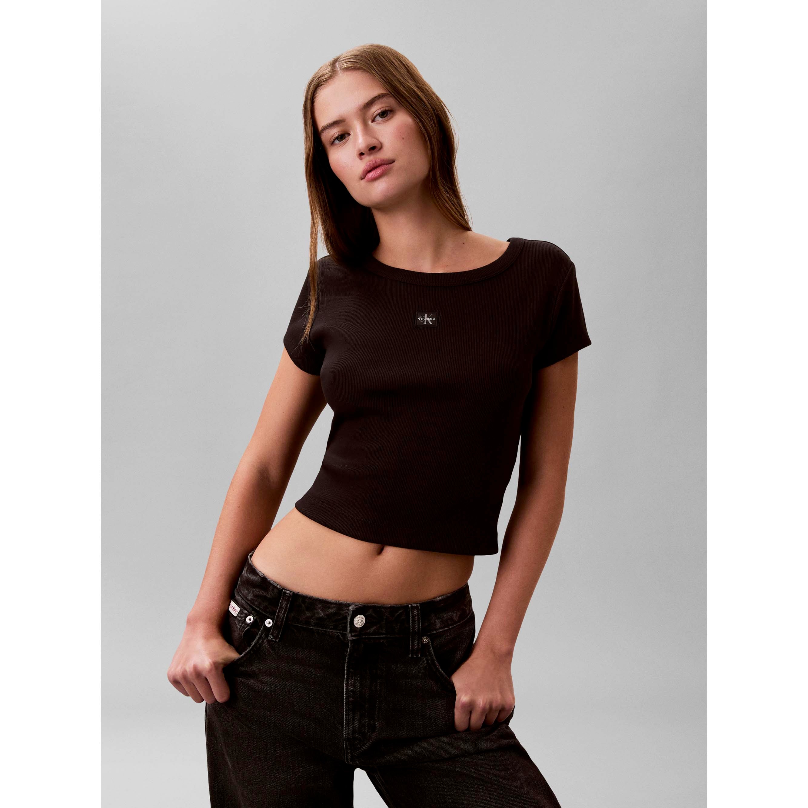 A-_WOVEN_LABEL_2X2_R_LV047C200G_UB1_Image_6