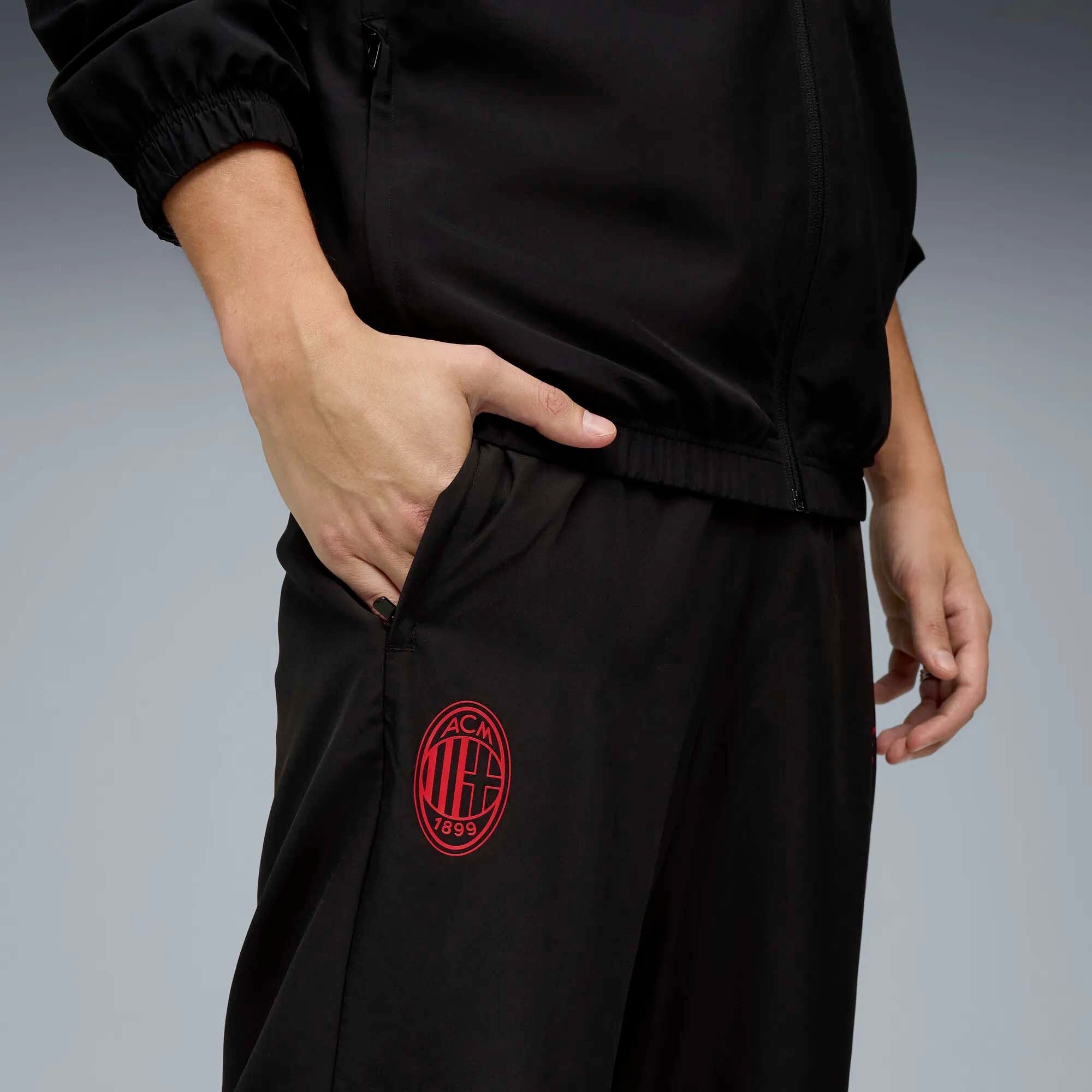 ACM_FTBLESS_WOVEN_FANSUIT_782593_04_Image_6