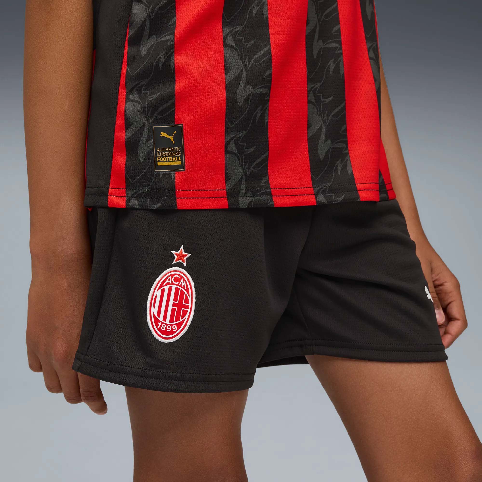 ACM_SHORTS_REPLICA_JR_779988_04_Image_4