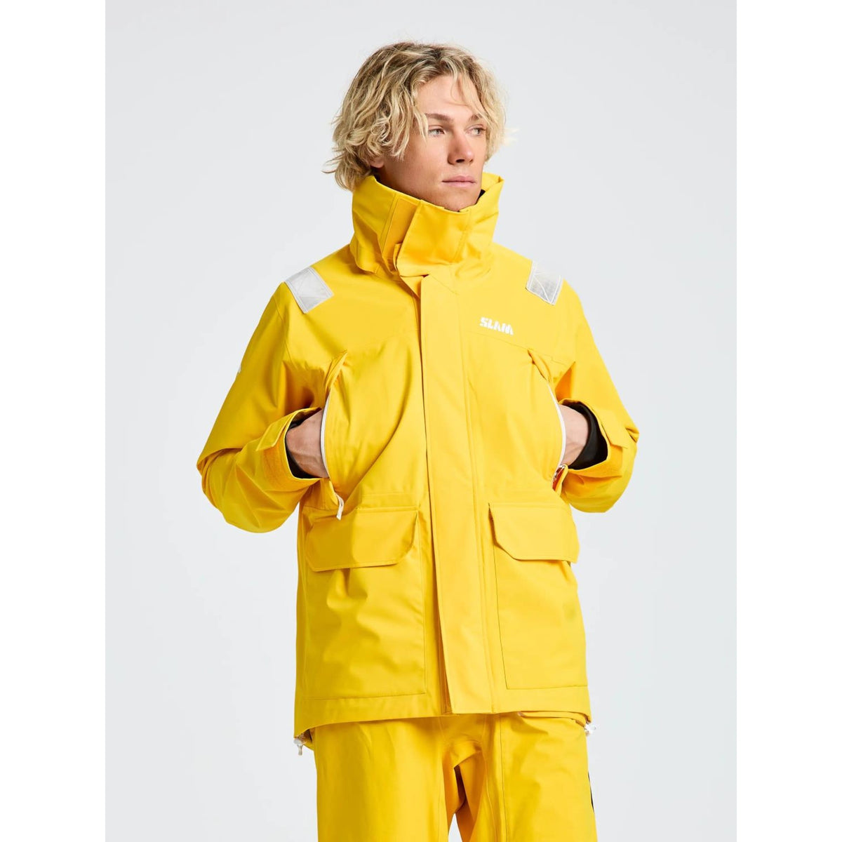ALTURA_JACKET_A170015S00_W64_Image_2