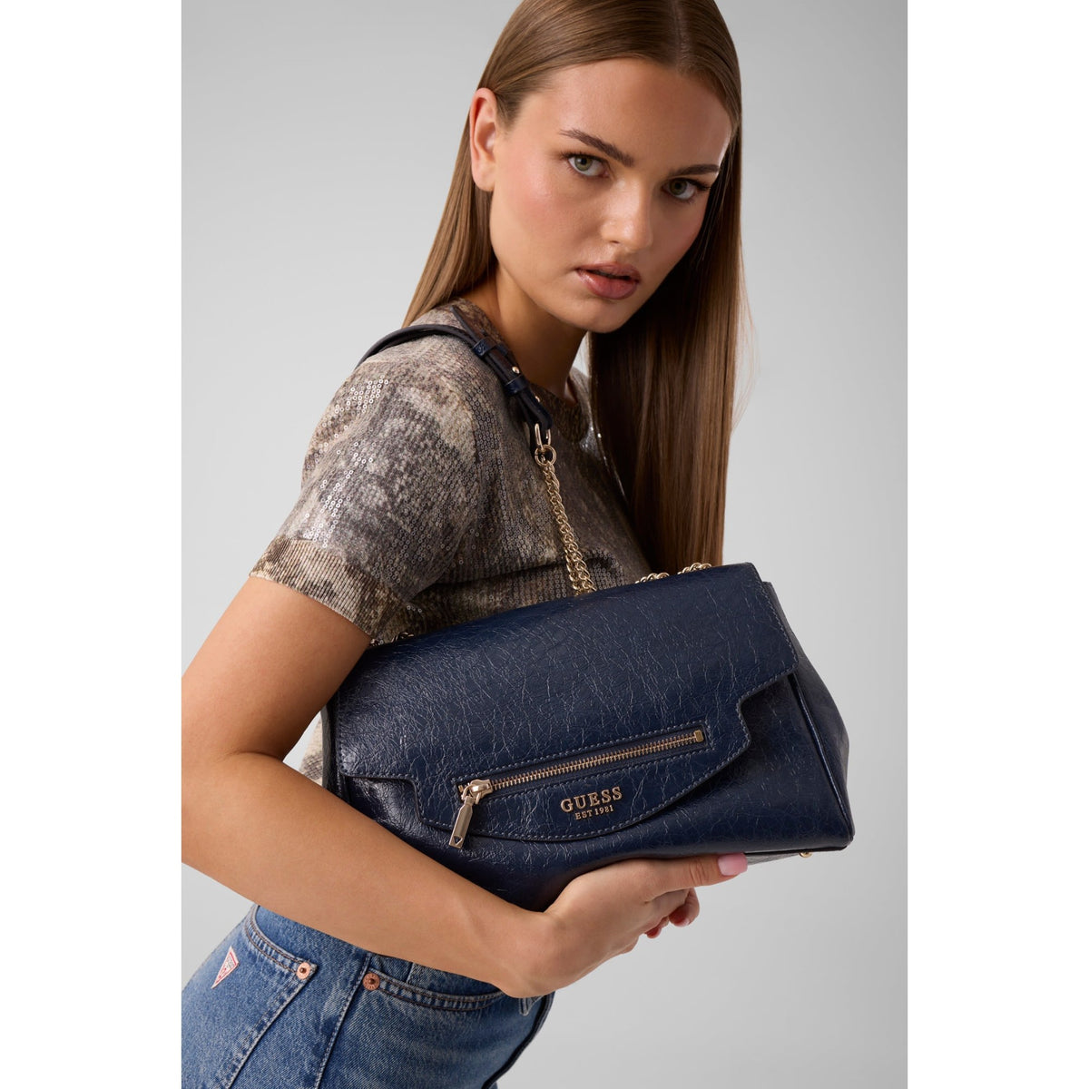 ANTONIA_CNVRTBL_XBODY_FLAP_HWTG2183210_MID_Image_3