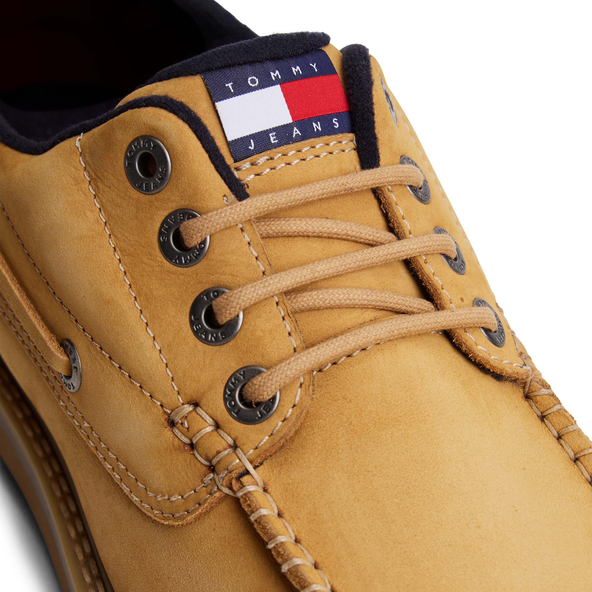 ARCHIVE1_BOAT_SHO_EM0EM01703_KCR_Image_6