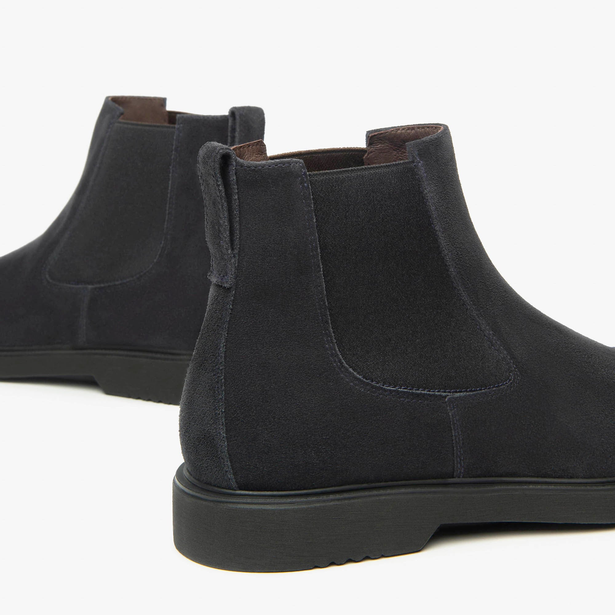 AROLD_139_PUGUBBIO_L18325_NER_I500851U_200_Image_4