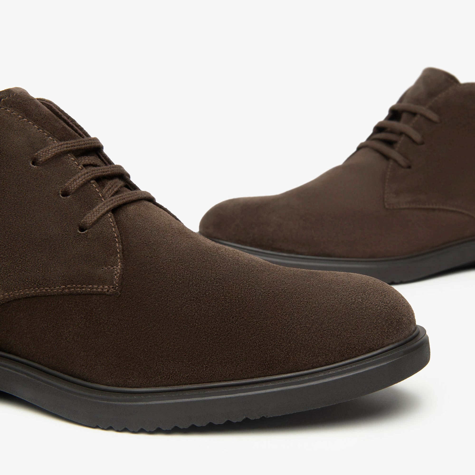 AROLD_PUGUBBIO_L18325_TD_I500850U_300_Image_3