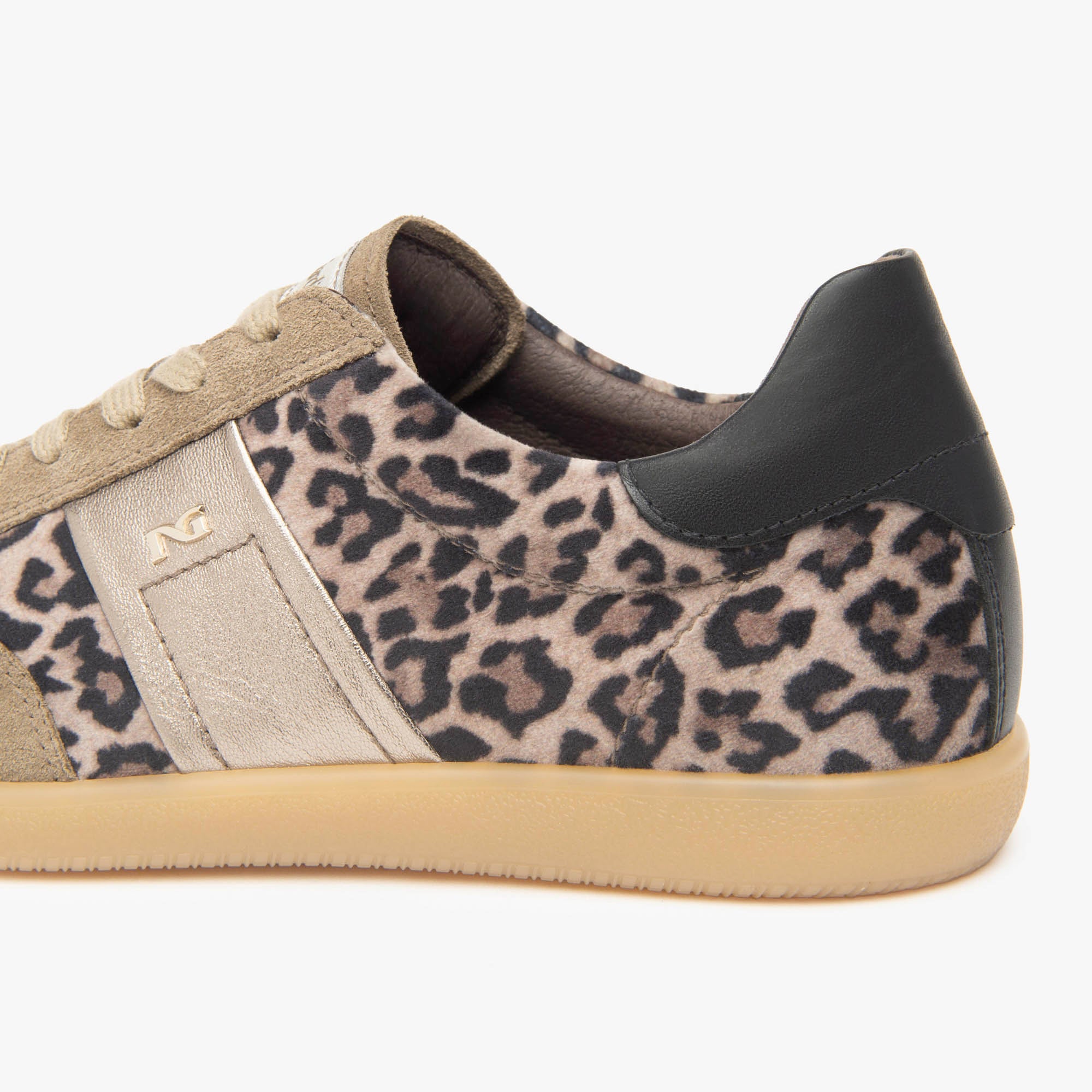 AROLD_TPLUVIA_DIS1348_BE_ETOILE_LEO_GUANTO_NER_I514052D_501_Image_3