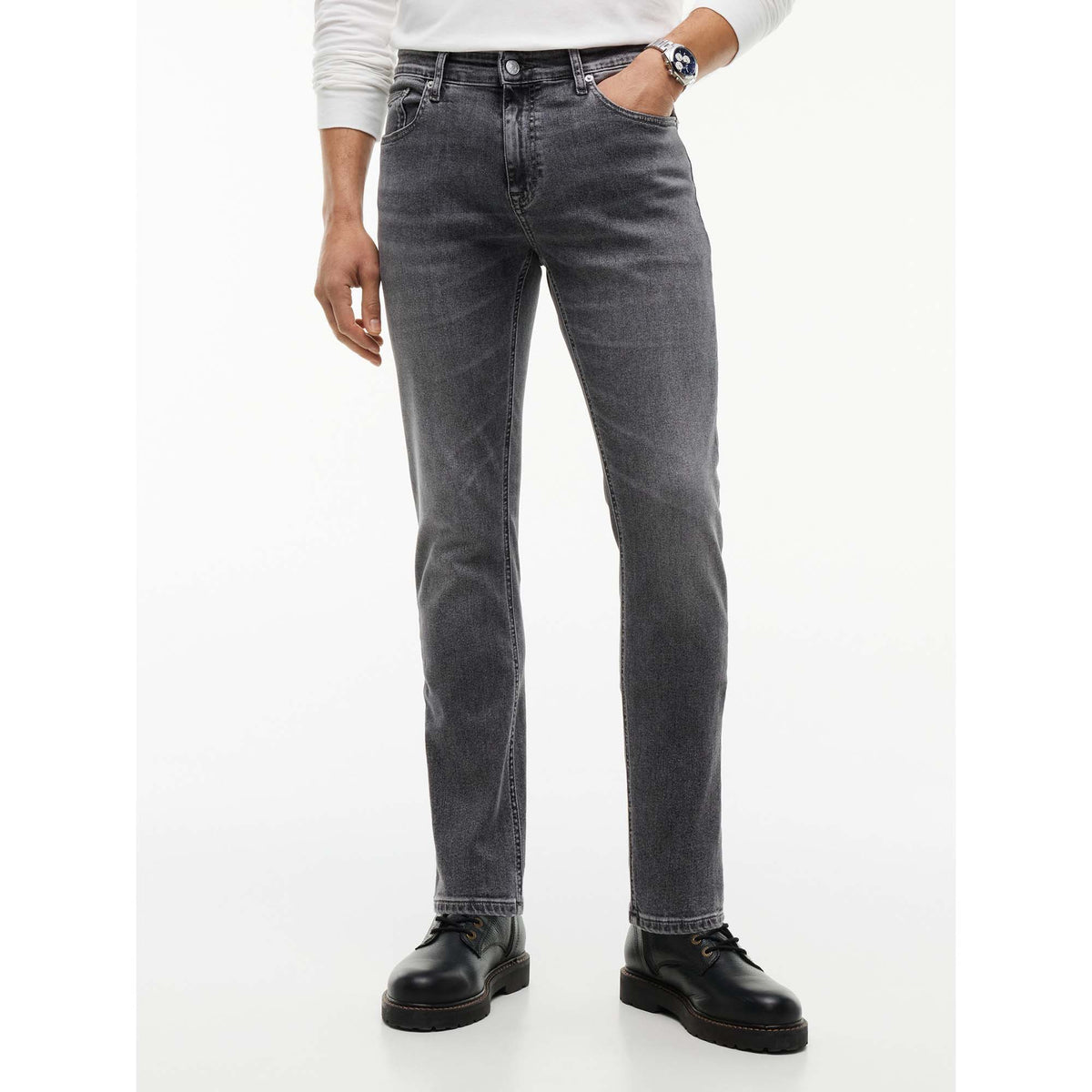 AUSTIN_SLIM_TAPERED_DM0DM23905_1DA_Image_2