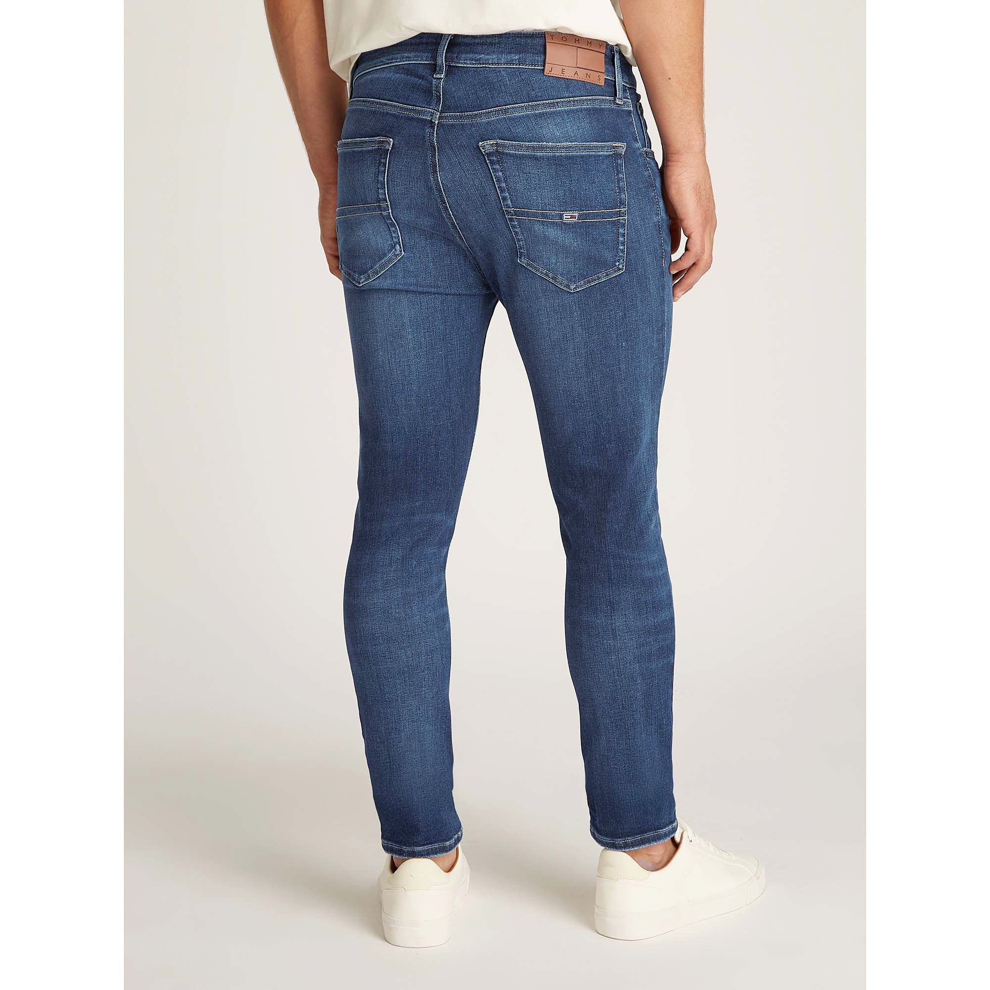 AUSTIN_SLIM_TPRD_AI3_DM0DM20570_1BK_Image_4