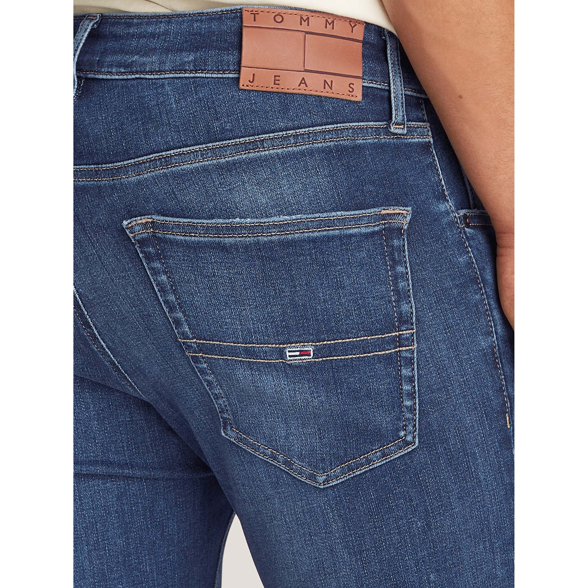 AUSTIN_SLIM_TPRD_AI3_DM0DM20570_1BK_Image_5