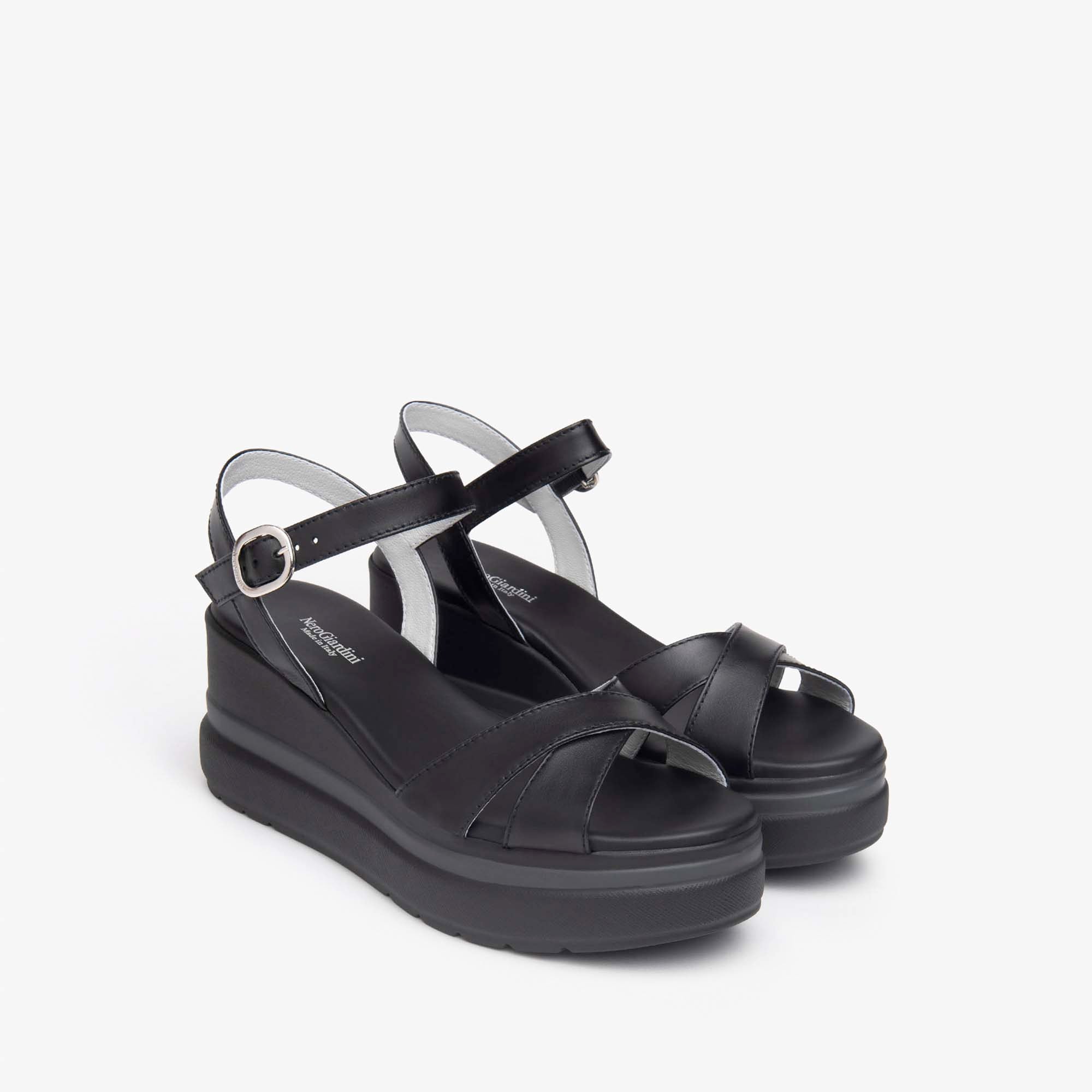 BAROLO_PUALICANTE_P18383_N_E513510D_100_Image_2