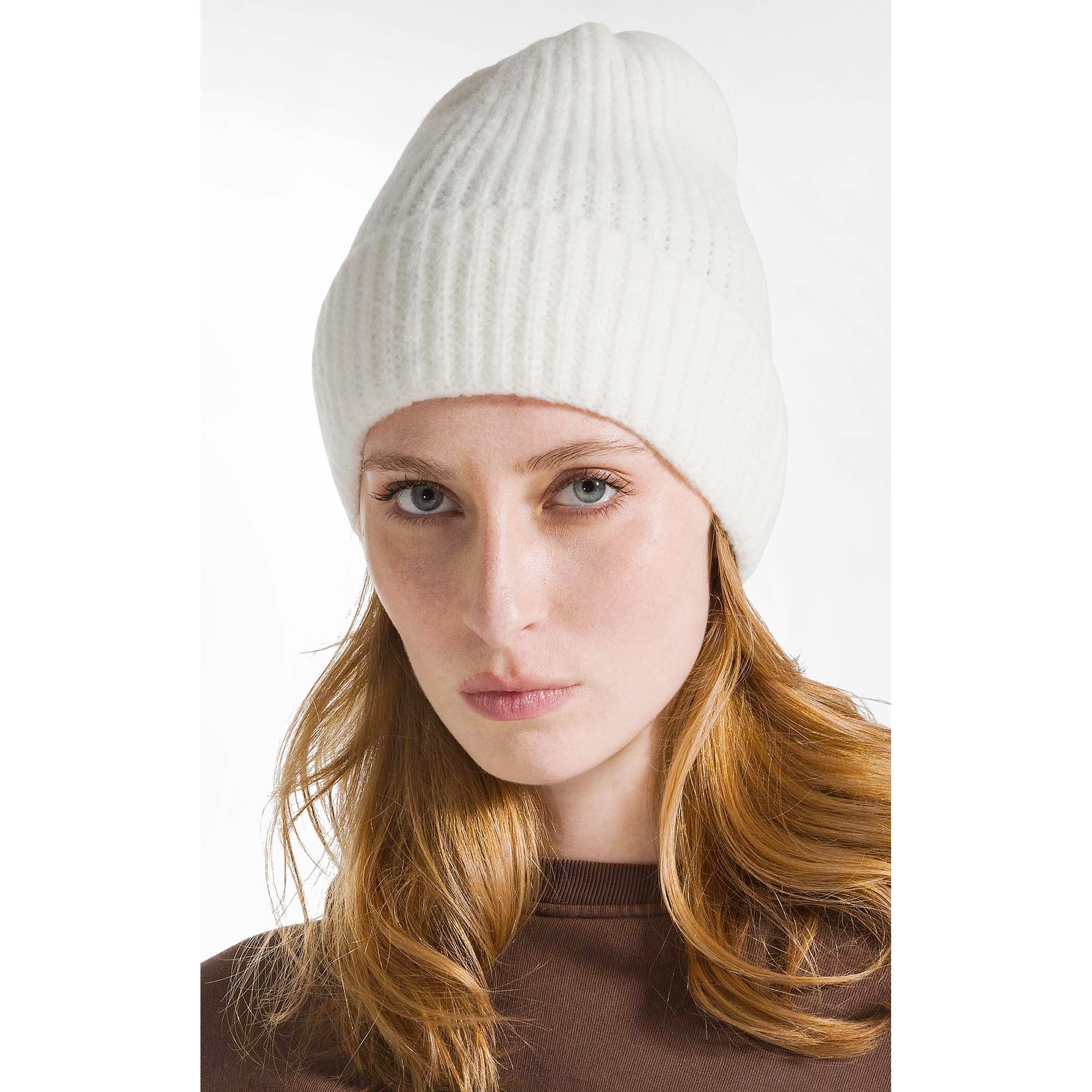 BEANIE_D12900_18001_Image_4