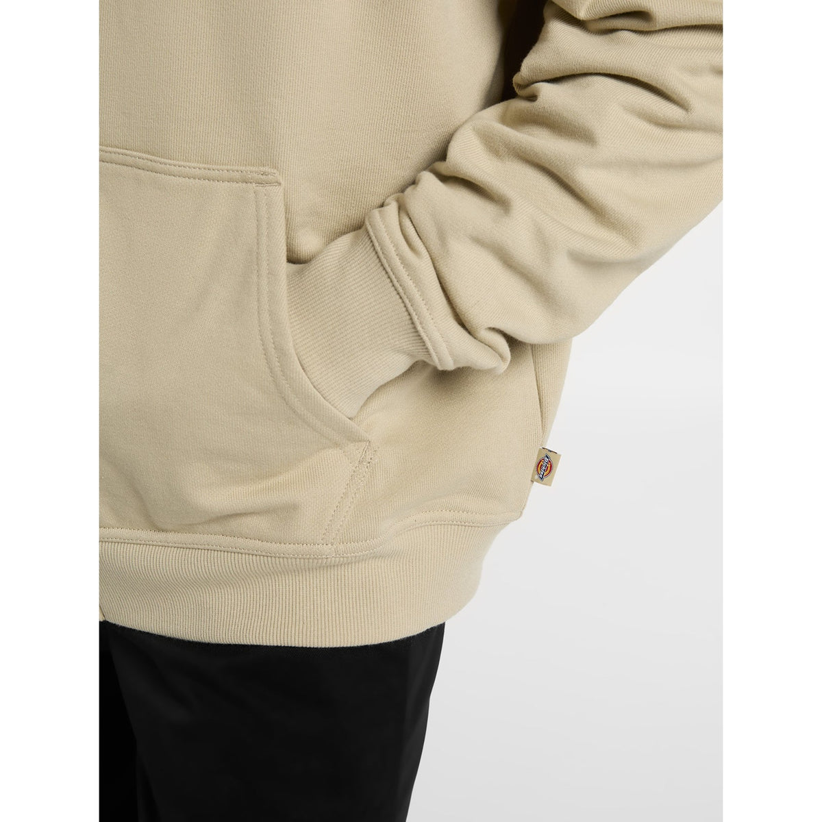 BETTSVILLE_FZ_HOODIE_DK0A885I_L44_Image_5