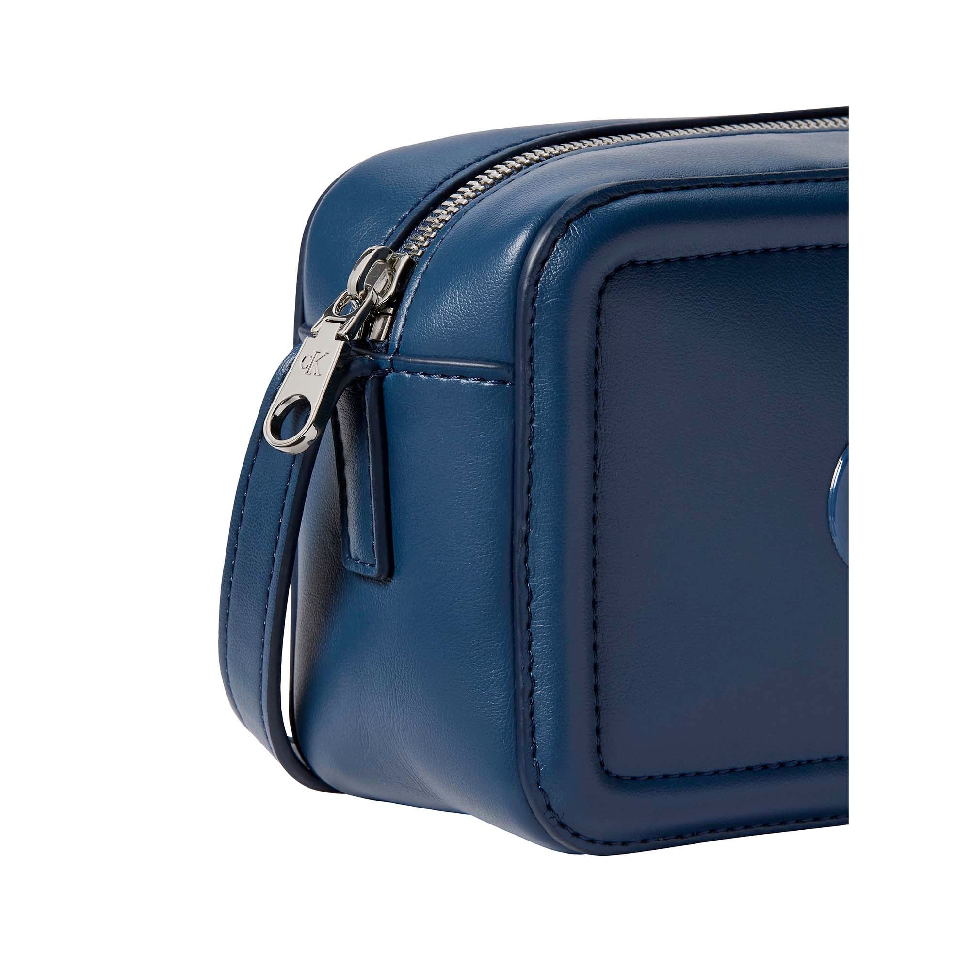 BOLD_CK_CAMERA_BAG_LV04F3220G_RO3_Image_2