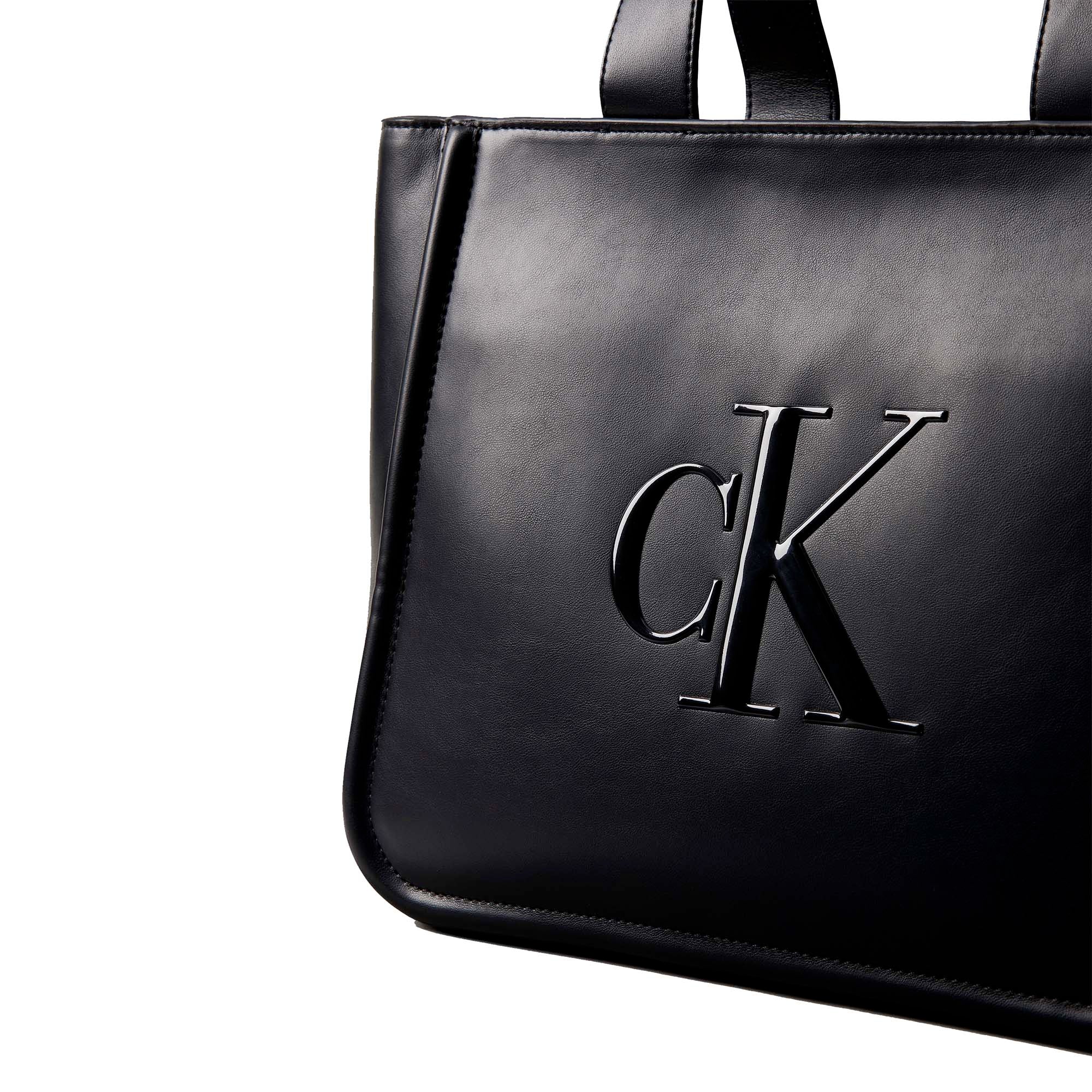 BOLD_CK_MEDIUM_TOTE_LV04F3218G_UB1_Image_4