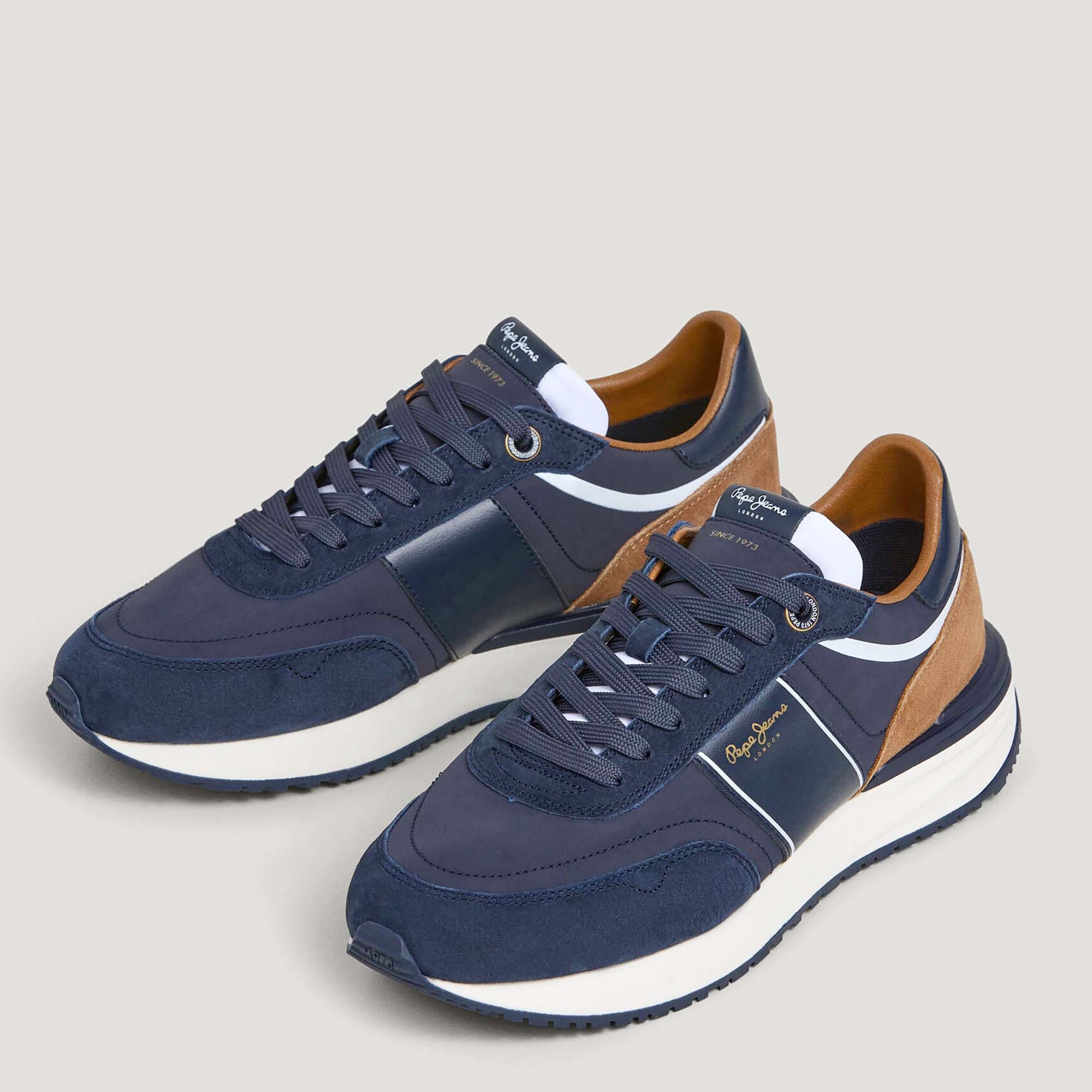 BUSTER_SERIE_M_PMS600008_595_Image_2