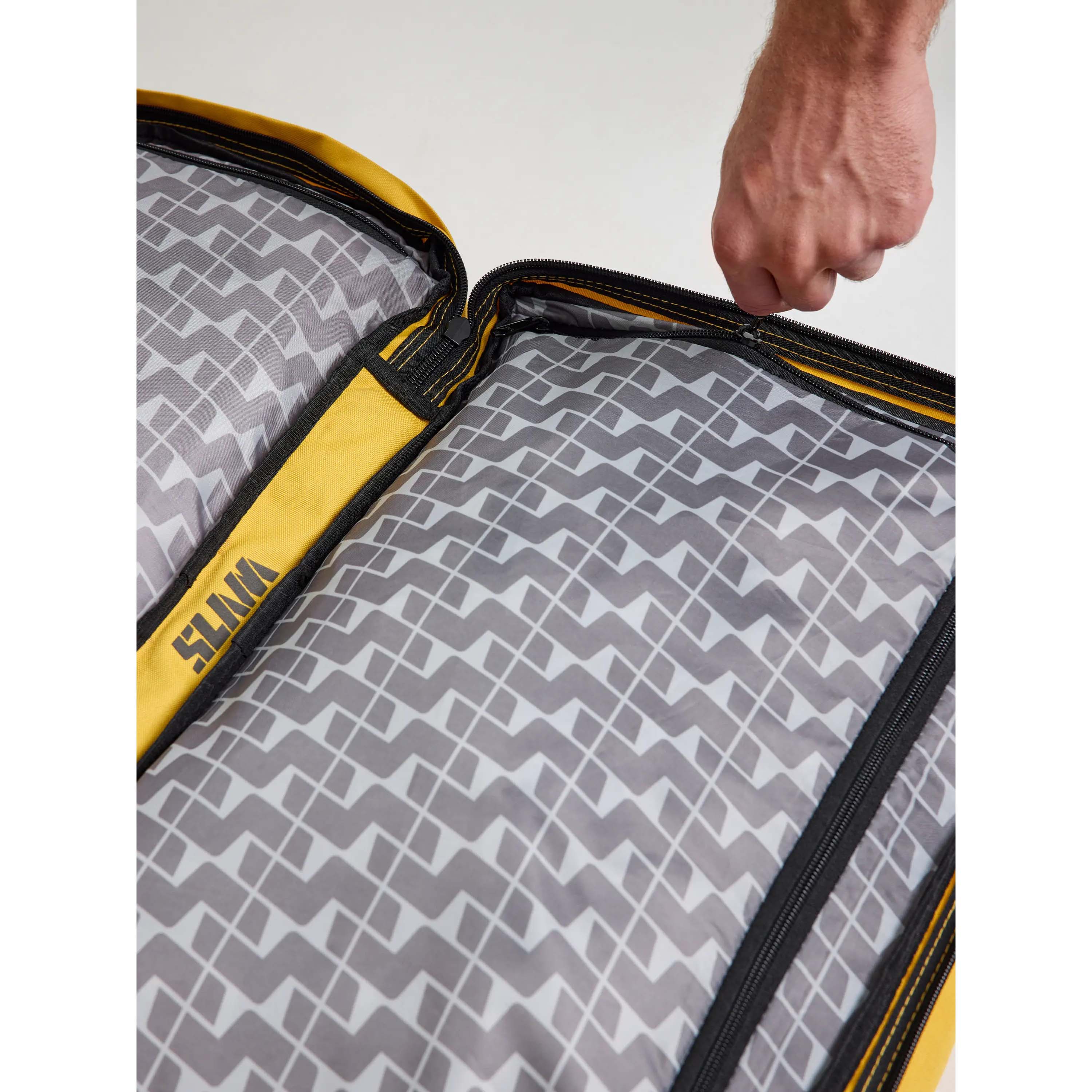 CABIN_TROLLEY_A463002S00_W41_Image_6