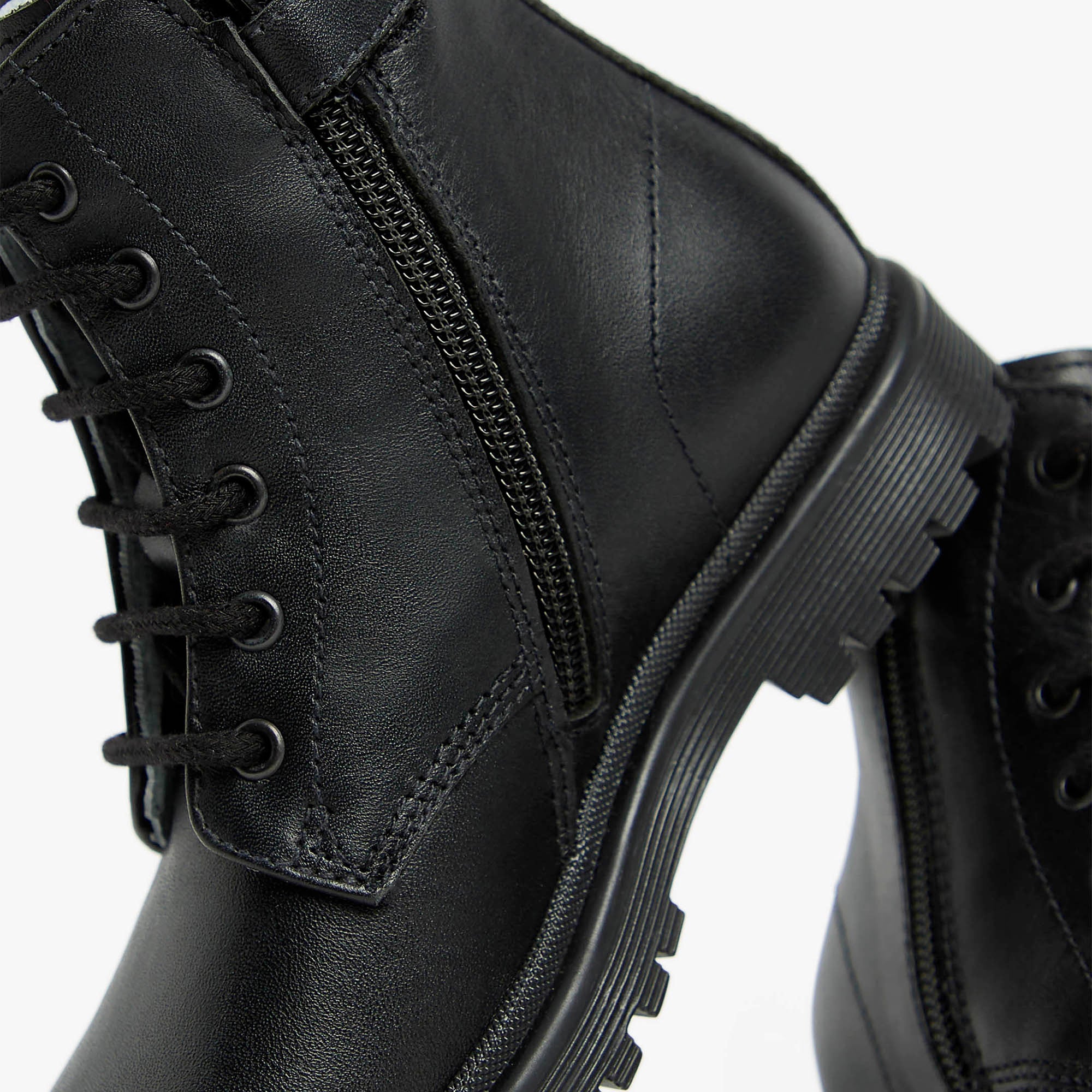 CAIRO_TR_BRENNA_ESCORT_NER_I528000F_100_Image_4