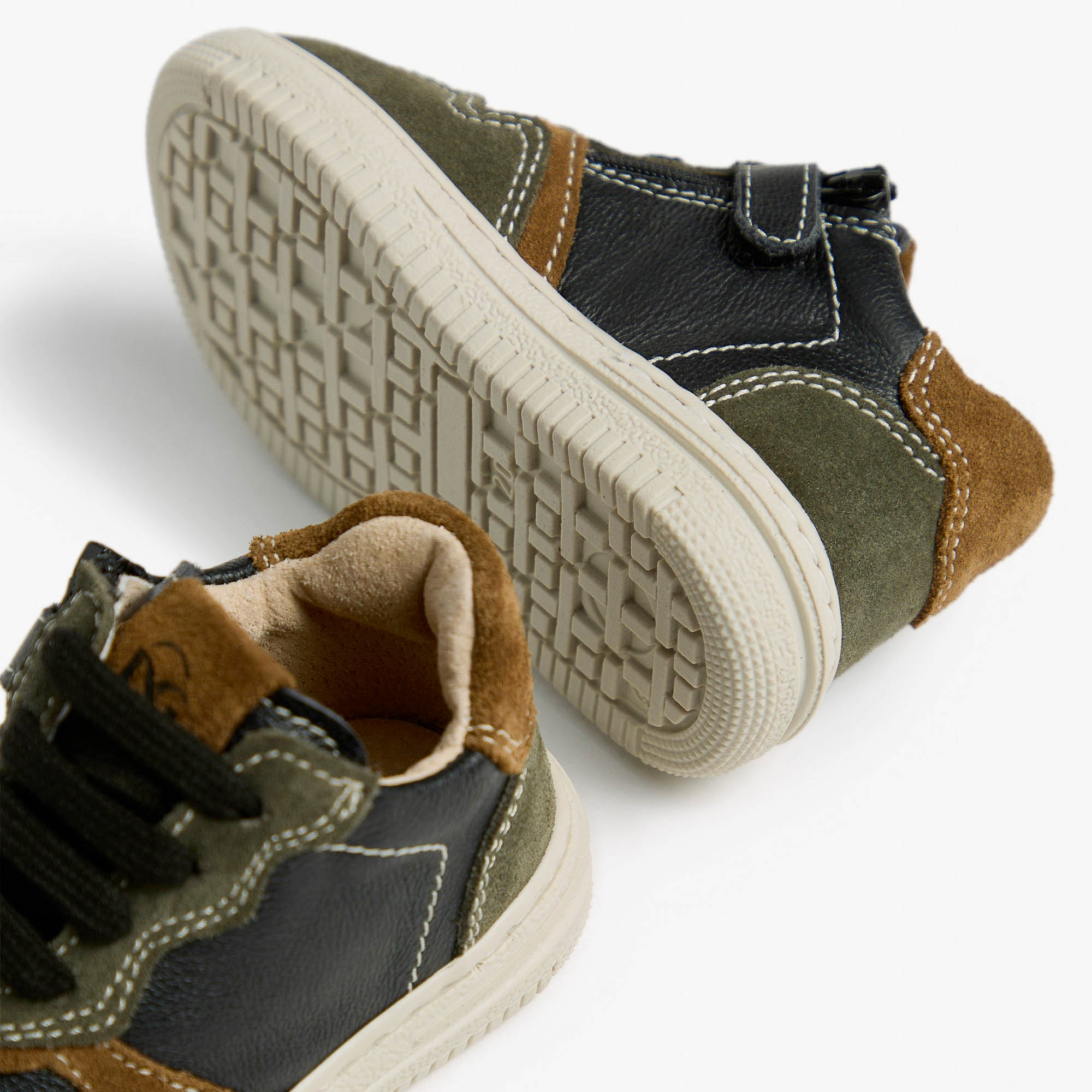 COLORADO_PERSEO_NERO_VELOUR_MALTO_TR_ATENE_MAGGIO_I525270M_503_Image_3