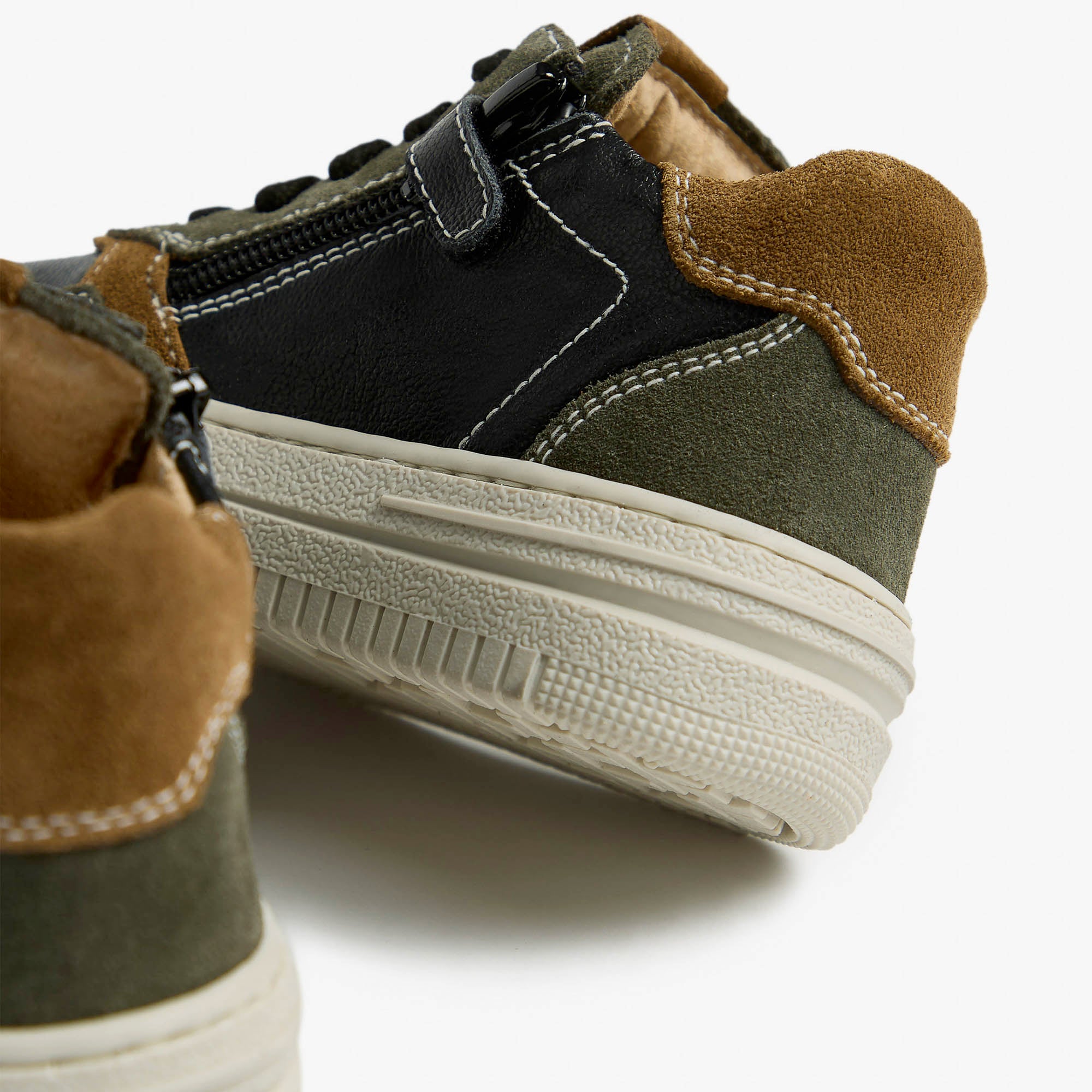 COLORADO_PERSEO_NERO_VELOUR_MALTO_TR_ATENE_MAGGIO_I529270M_503_Image_3