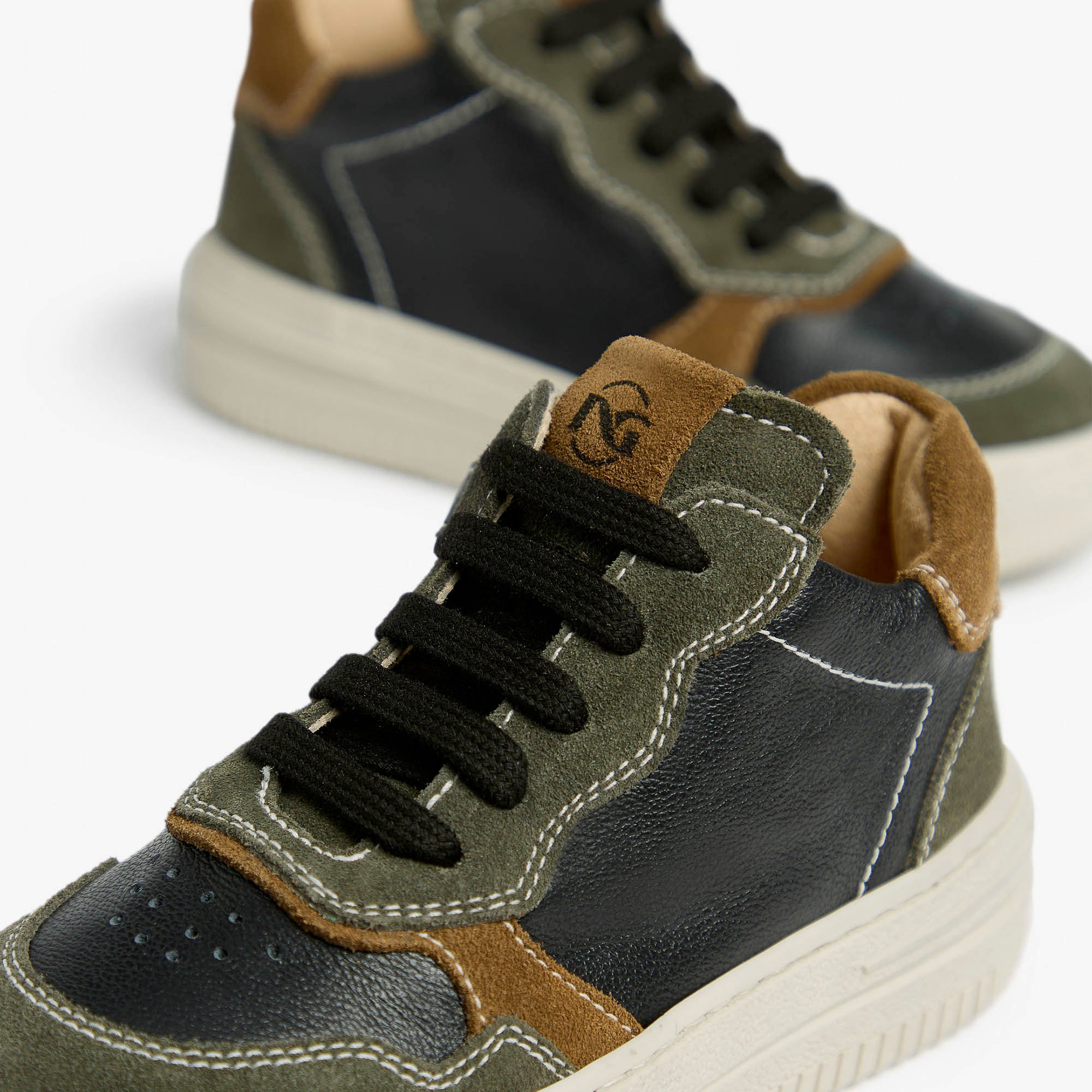 COLORADO_PERSEO_NERO_VELOUR_MALTO_TR_ATENE_MAGGIO_I529270M_503_Image_4