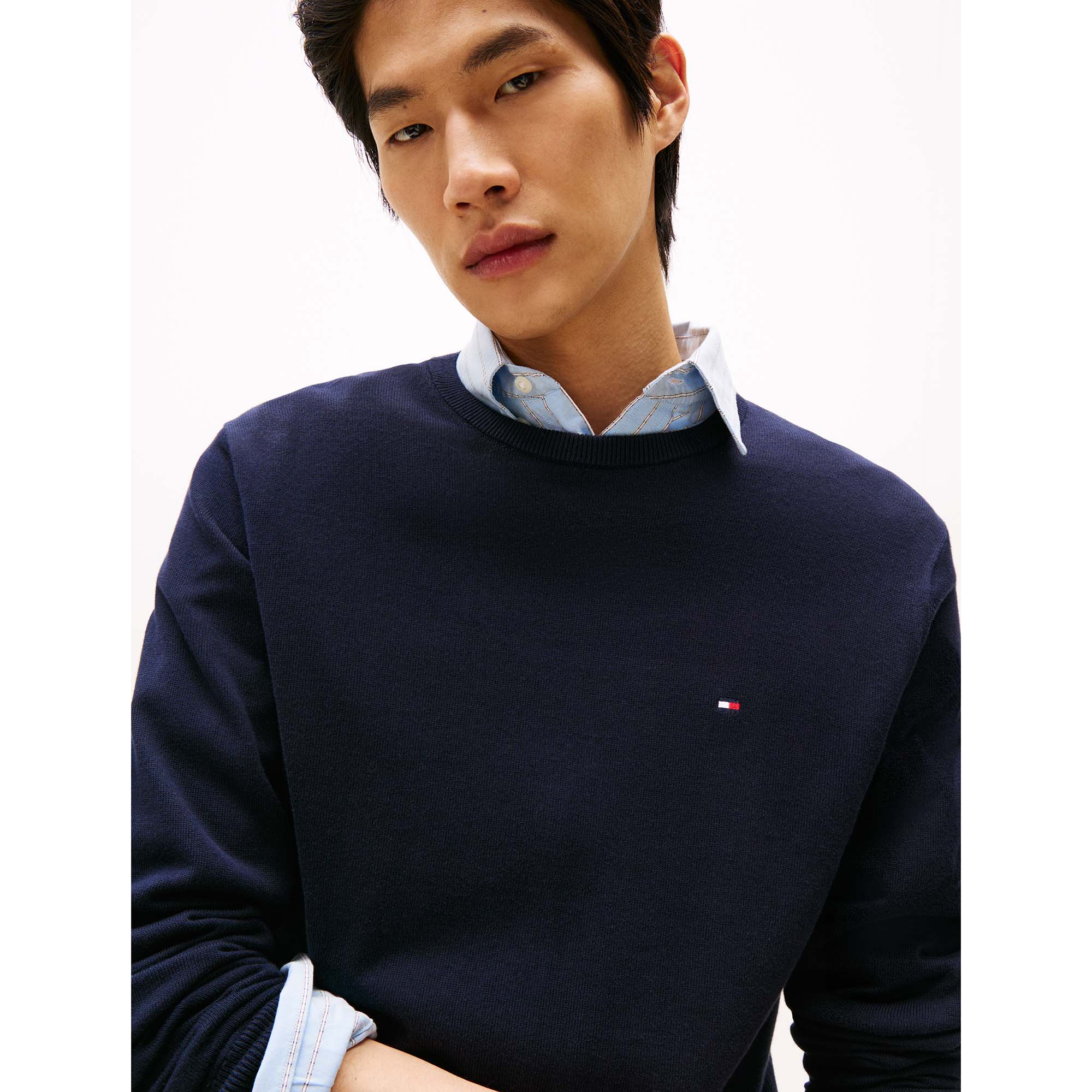 CORE_ESSENTIAL_COTTON_CREW_NECK_MW0MW14748_DW5_Image_5