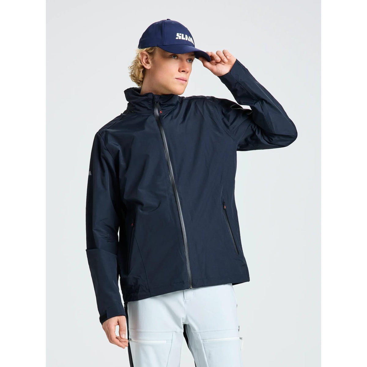CREW_HOODED_JACKET_20_A101010S00_W13_Image_2