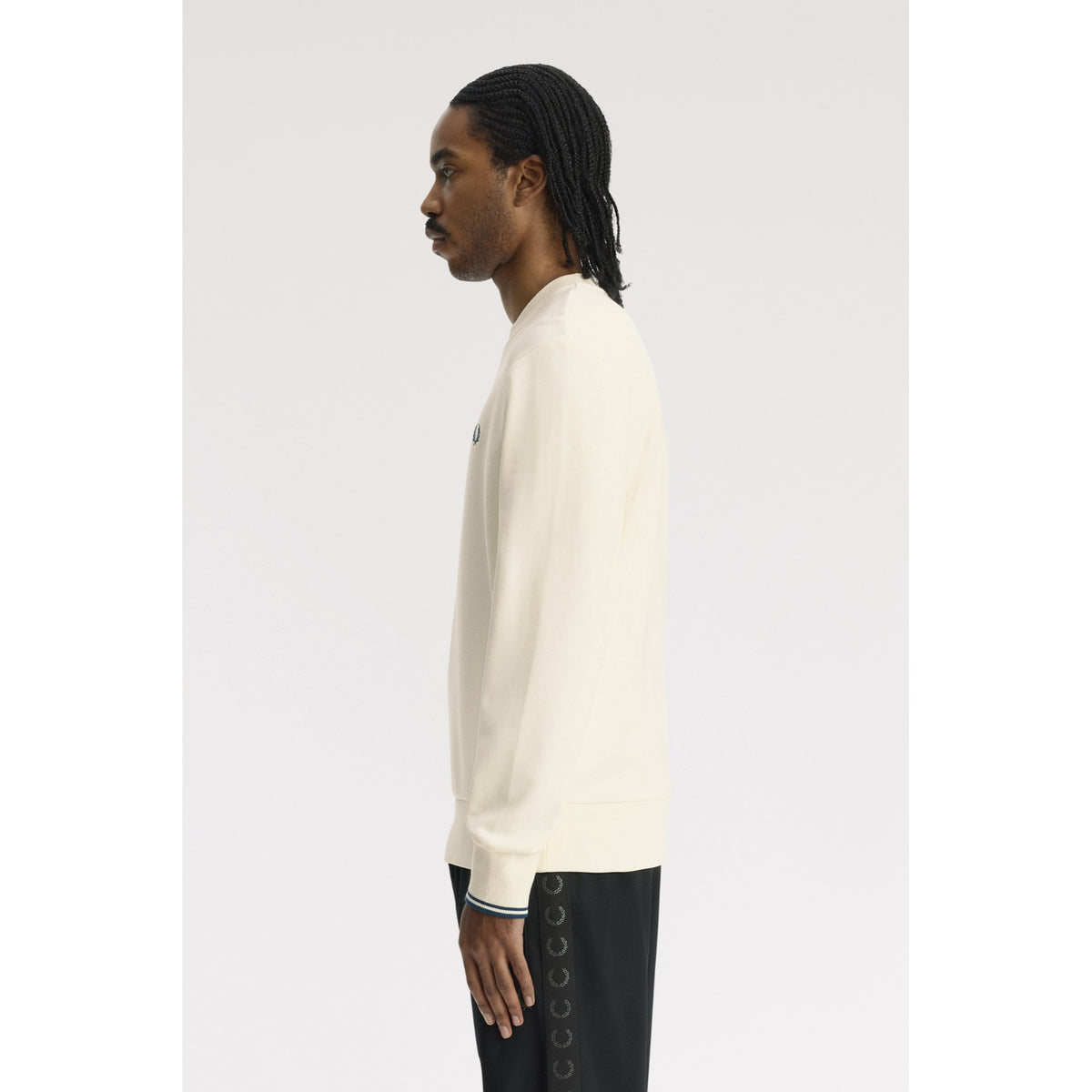 CREW_NECK_SWEATSHIRT_M7535_79D_Image_3