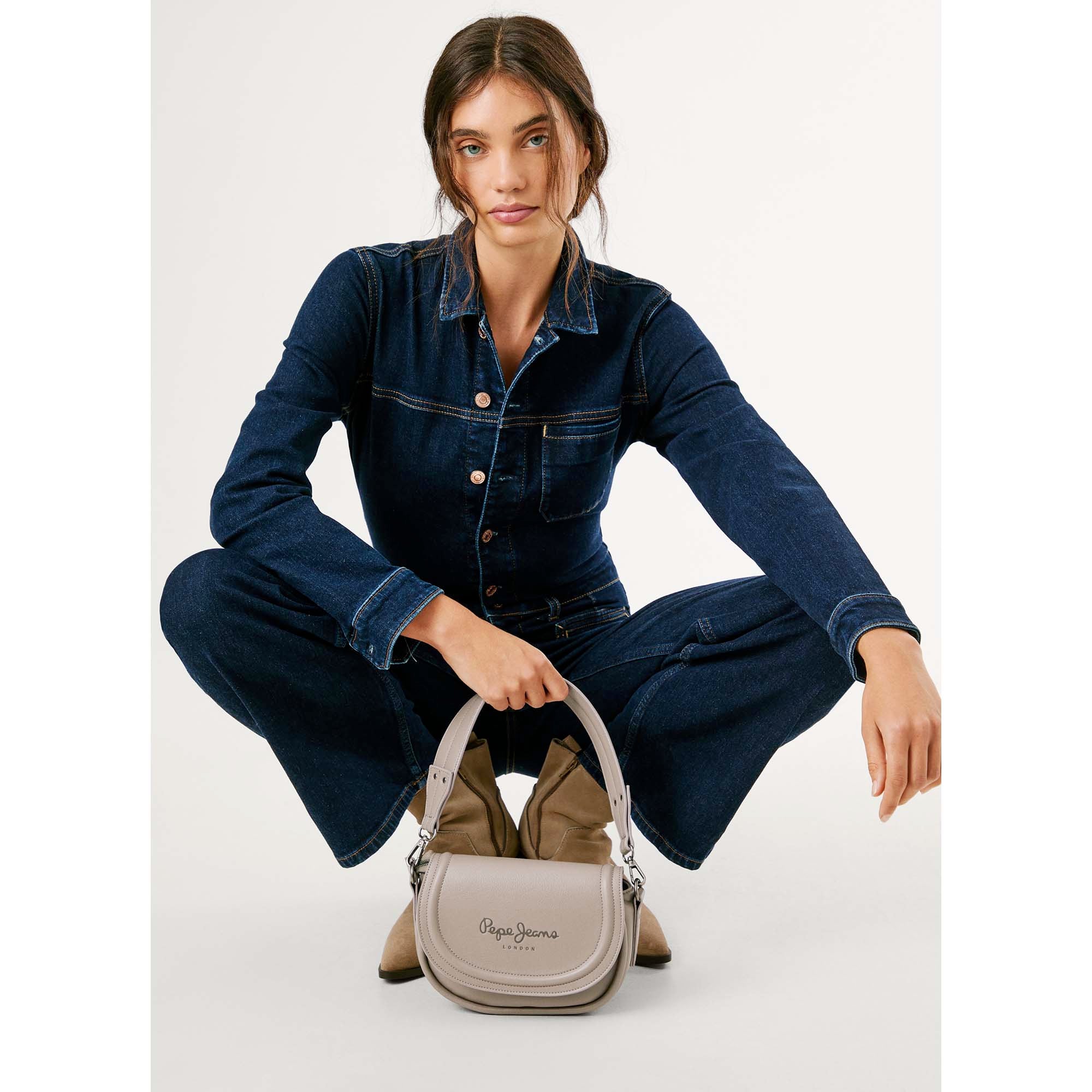 CRISHA_CODE_PL0300006_940_Image_6