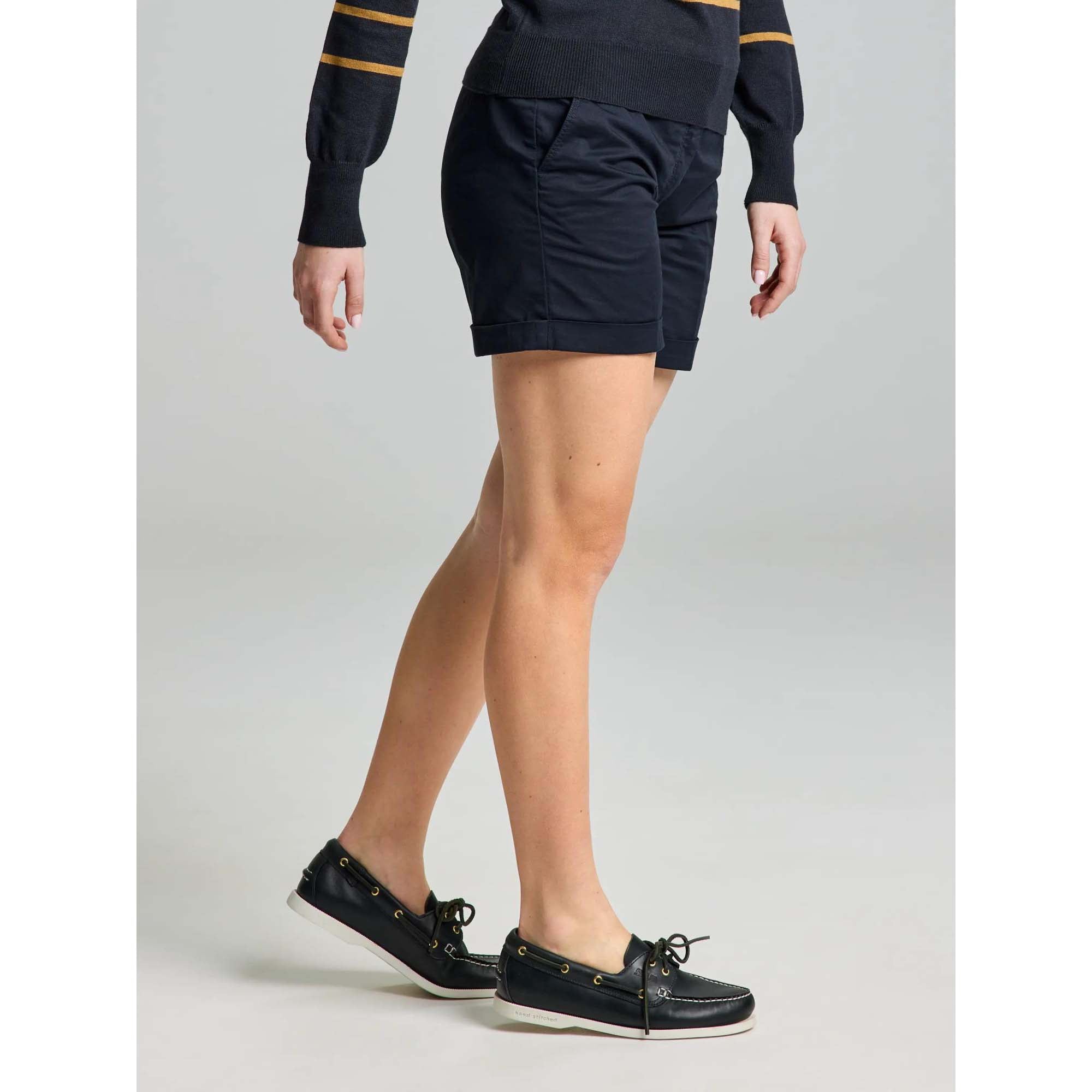 DECK_WS_LGT_CHINO_SHORT_A940003S00_W13_Image_3