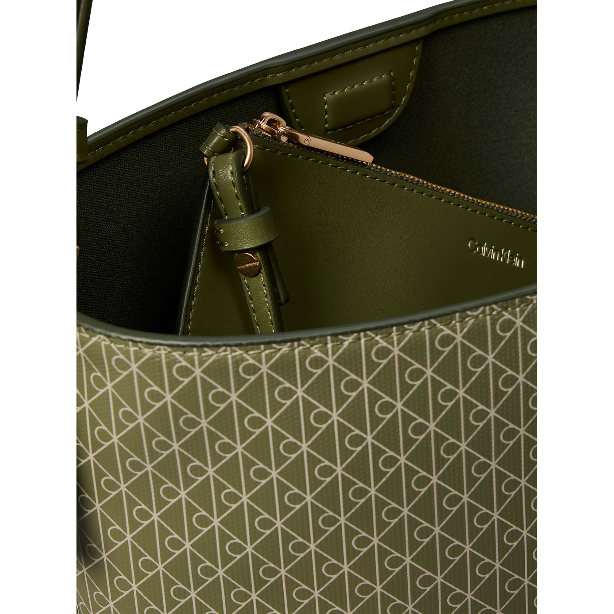 EMBLEM_AOP_MEDIUM_BUCKET_LV04F3365G_Y0I_Image_2