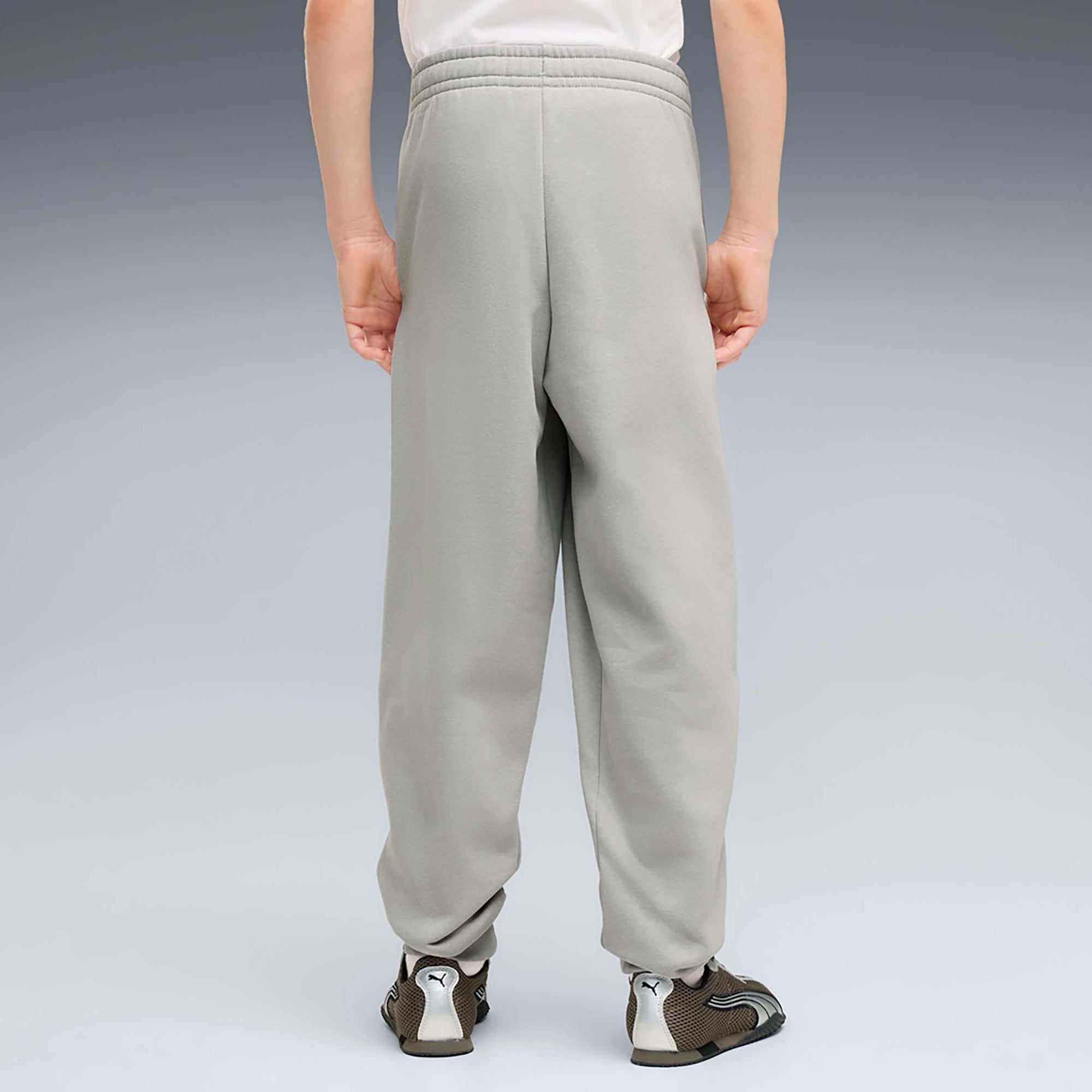 ESS_2_COLOR_NO_1_LOGO_SWEATPANTS_FL_B_685824_63_Image_3
