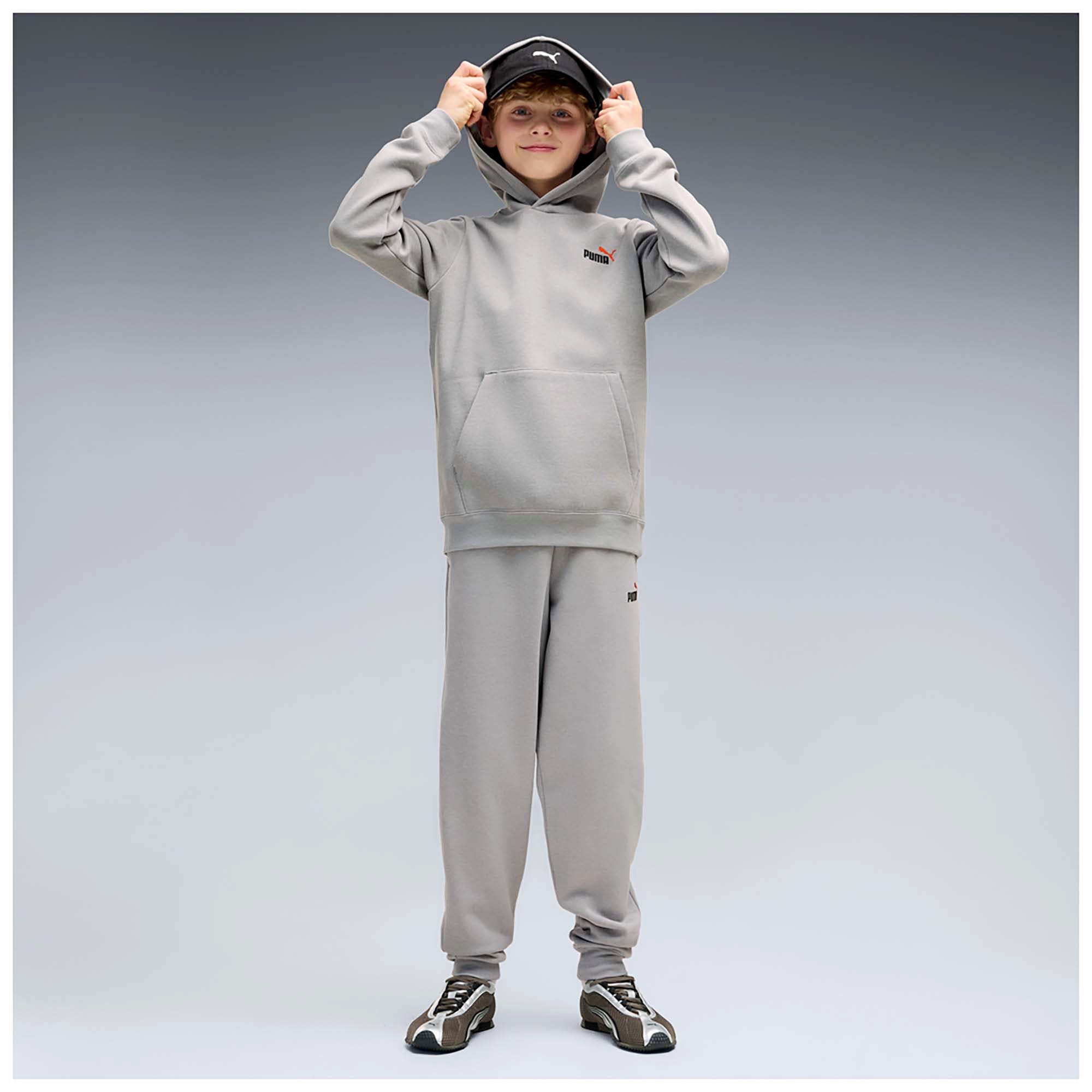 ESS_2_COLOR_SMALL_NO_1_LOGO_HOODIE_FL_B_685825_63_Image_5