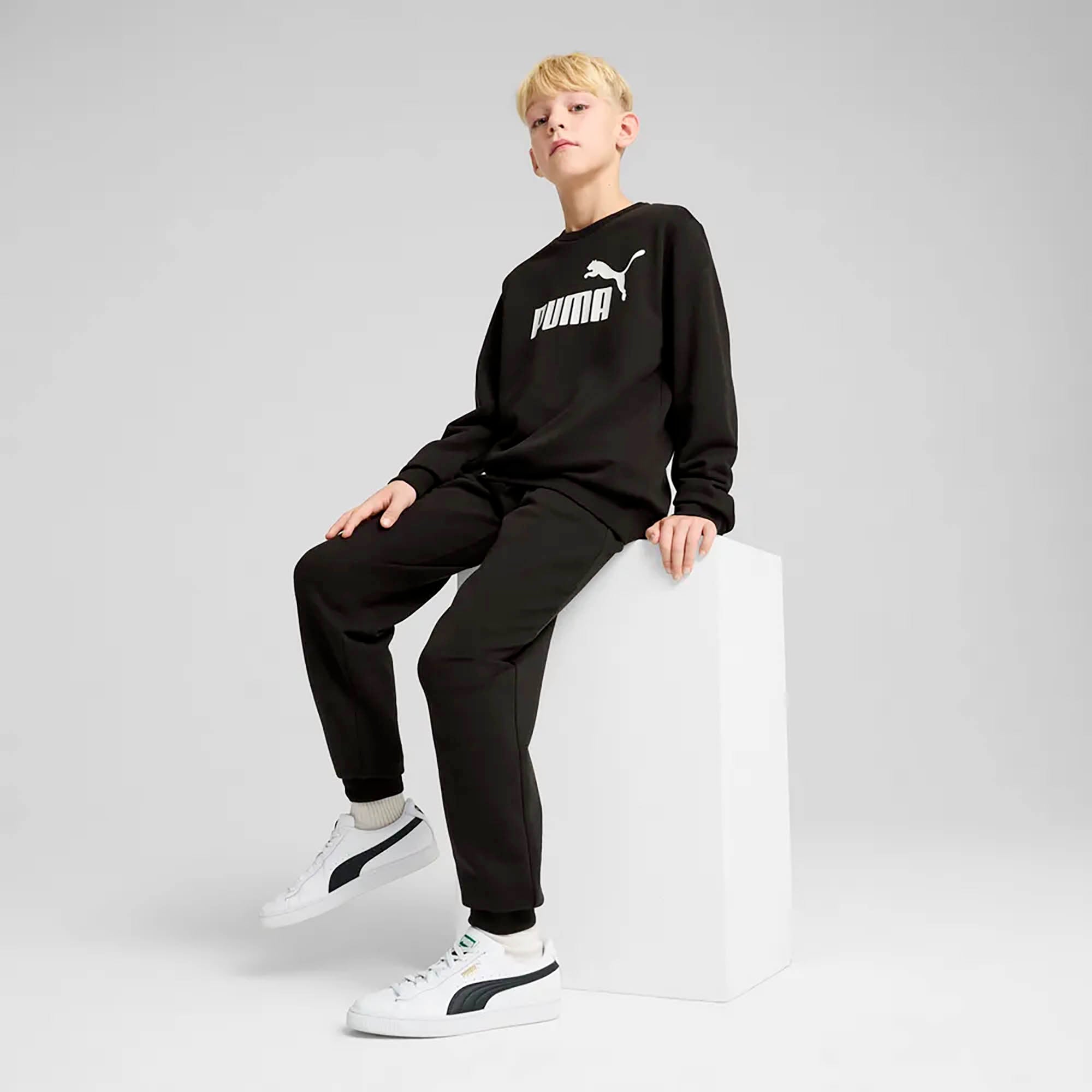 ESS_LOGO_CREW_SWEAT_SUIT_TR_686296_01_Image_2