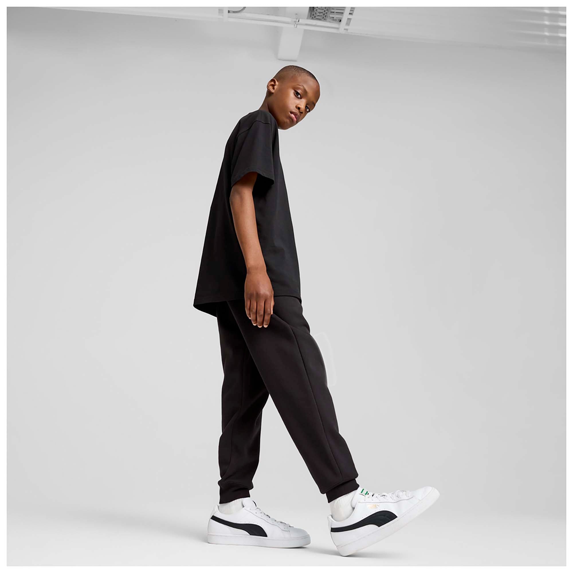 ESS_NO_1_LOGO_SWEATPANTS_FL_B_684912_01_Image_4