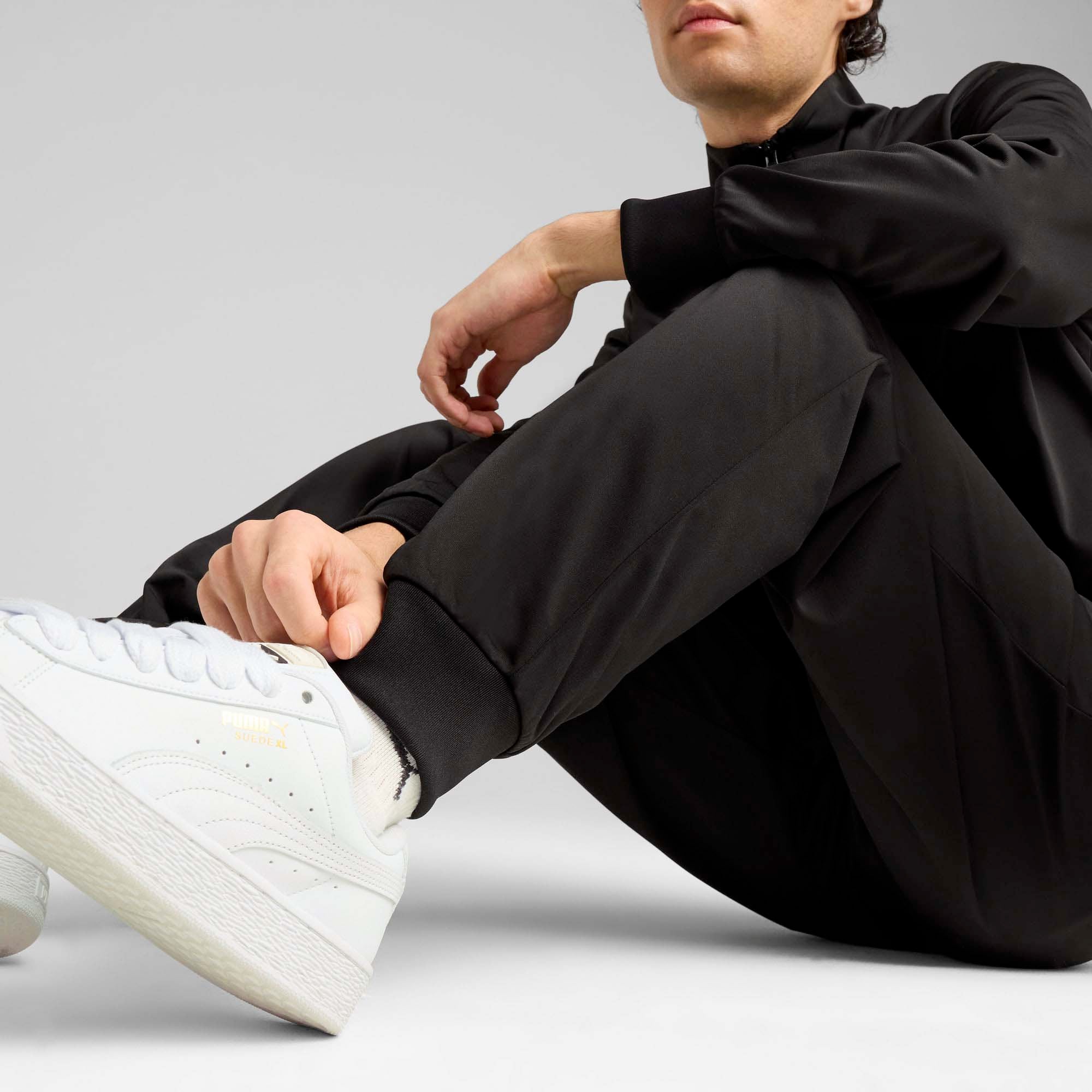 ESS_POLY_SUIT_CL_684847_01_Image_6