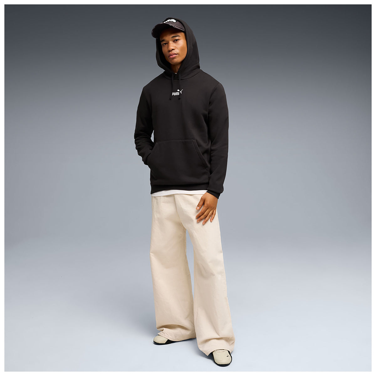 ESS_SMALL_NO1_LOGO_CENTERED_HOODIE_FL_692914_01_Image_4