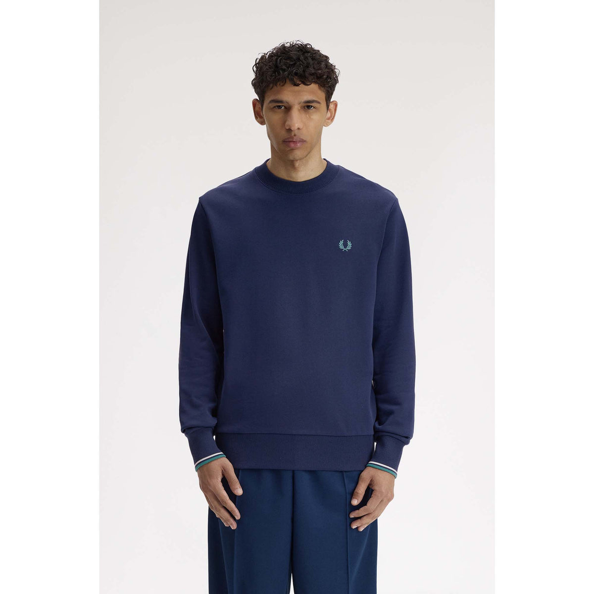 FP_CREW_NECK_SWEATSHIRT_M7535_86A_Image_2