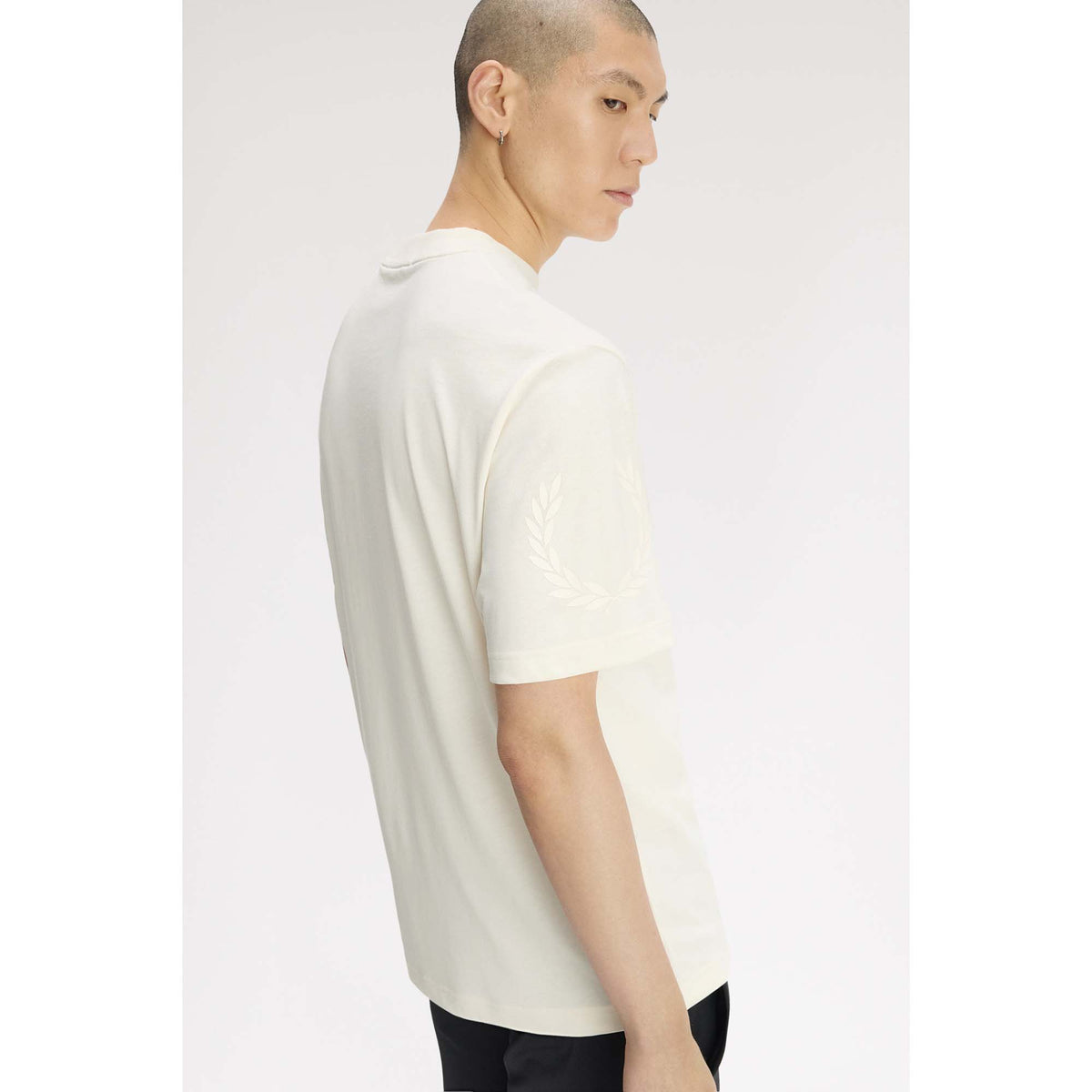 FP_REFLECTIVE_LAURELWREATH_TSHIRT_M3491_560_Image_5
