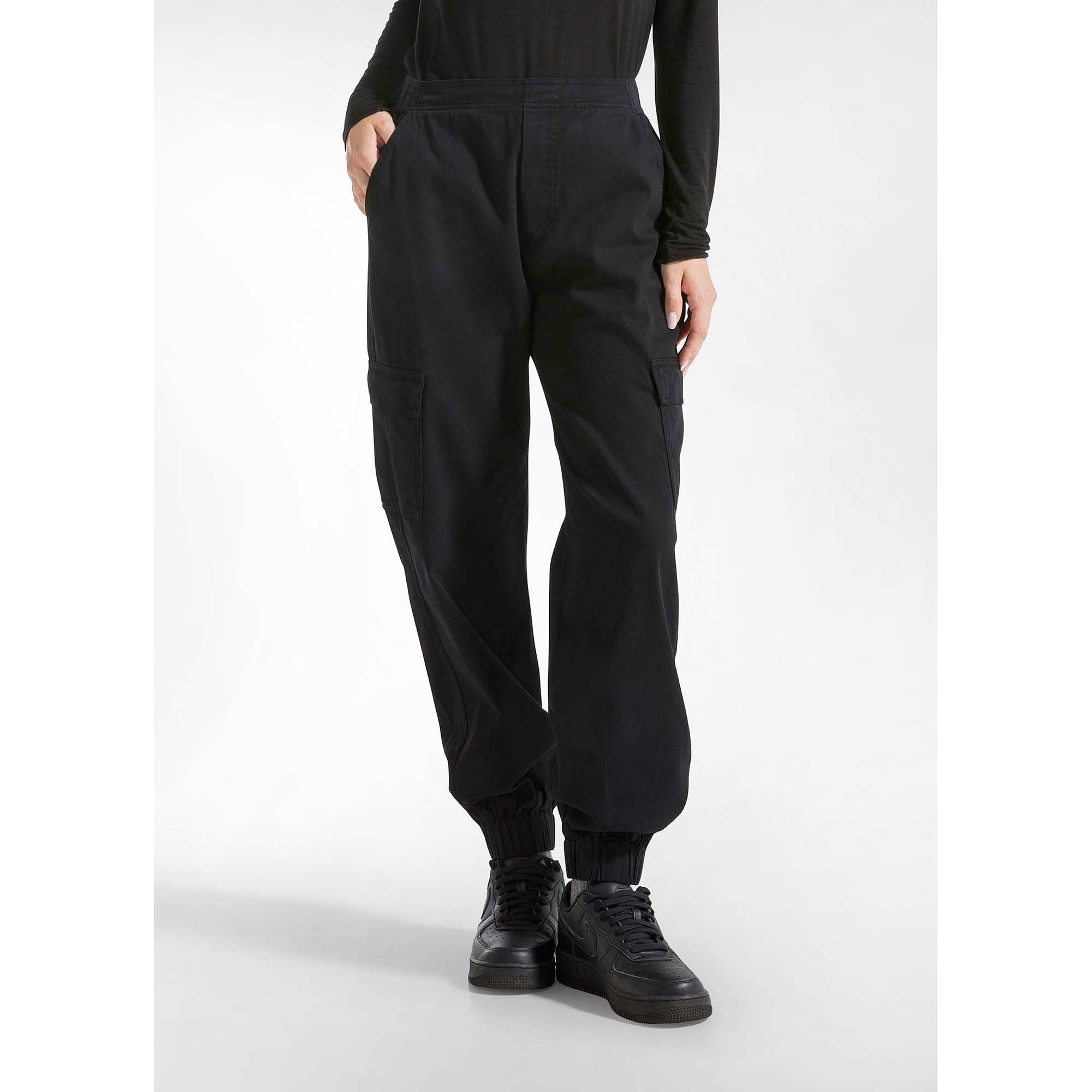 GABARDINE_CARGO_PANTS_A00615_10009_Image_3