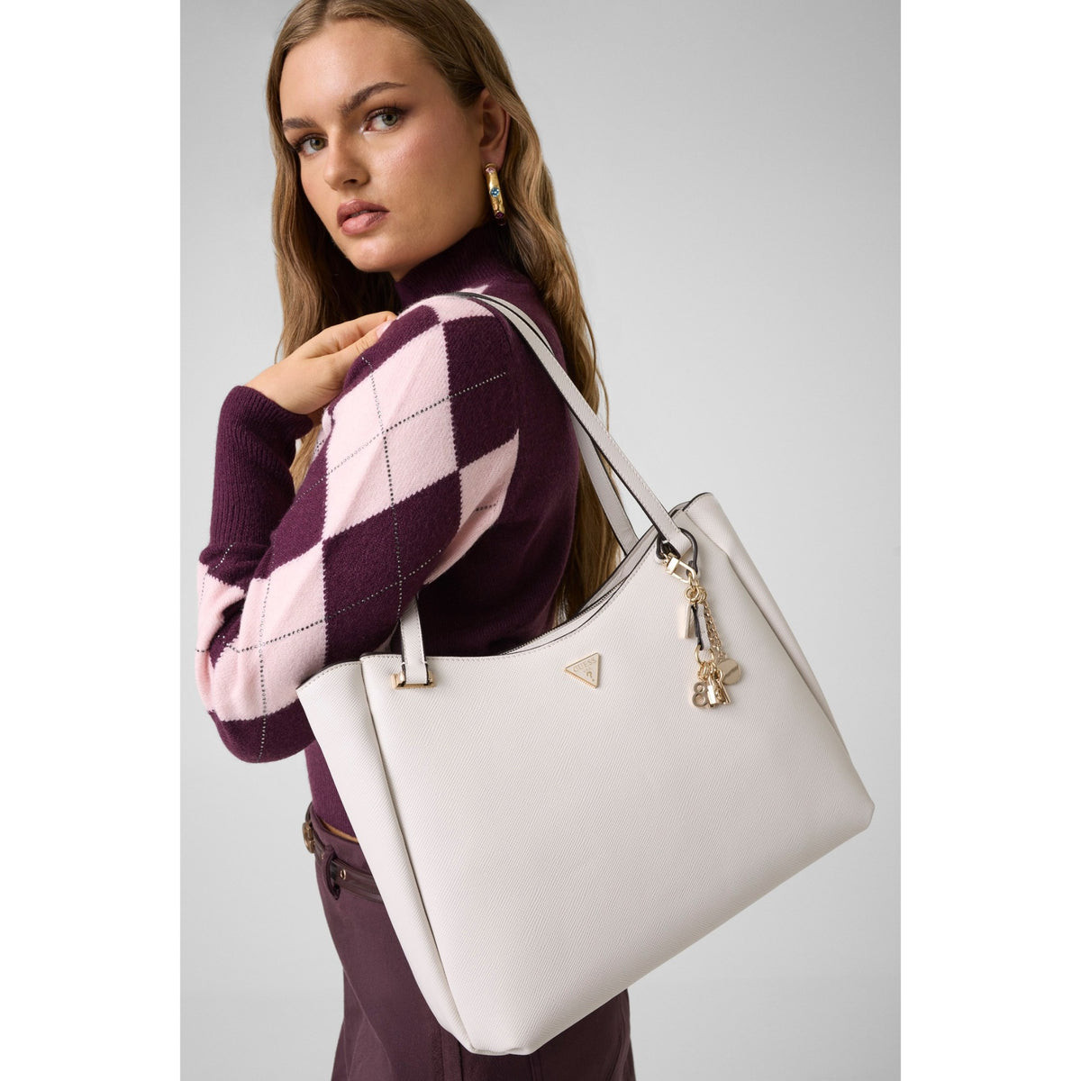GILDA_TOTE_HWZG9747230_OFF_Image_7