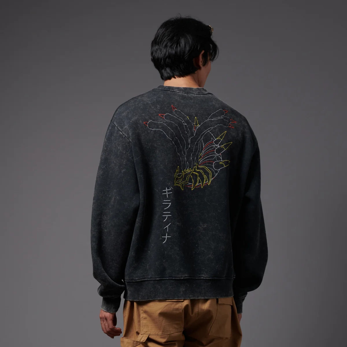 GIRATINA_CREWNECK_ACID_SW1340S1_01_Image_4