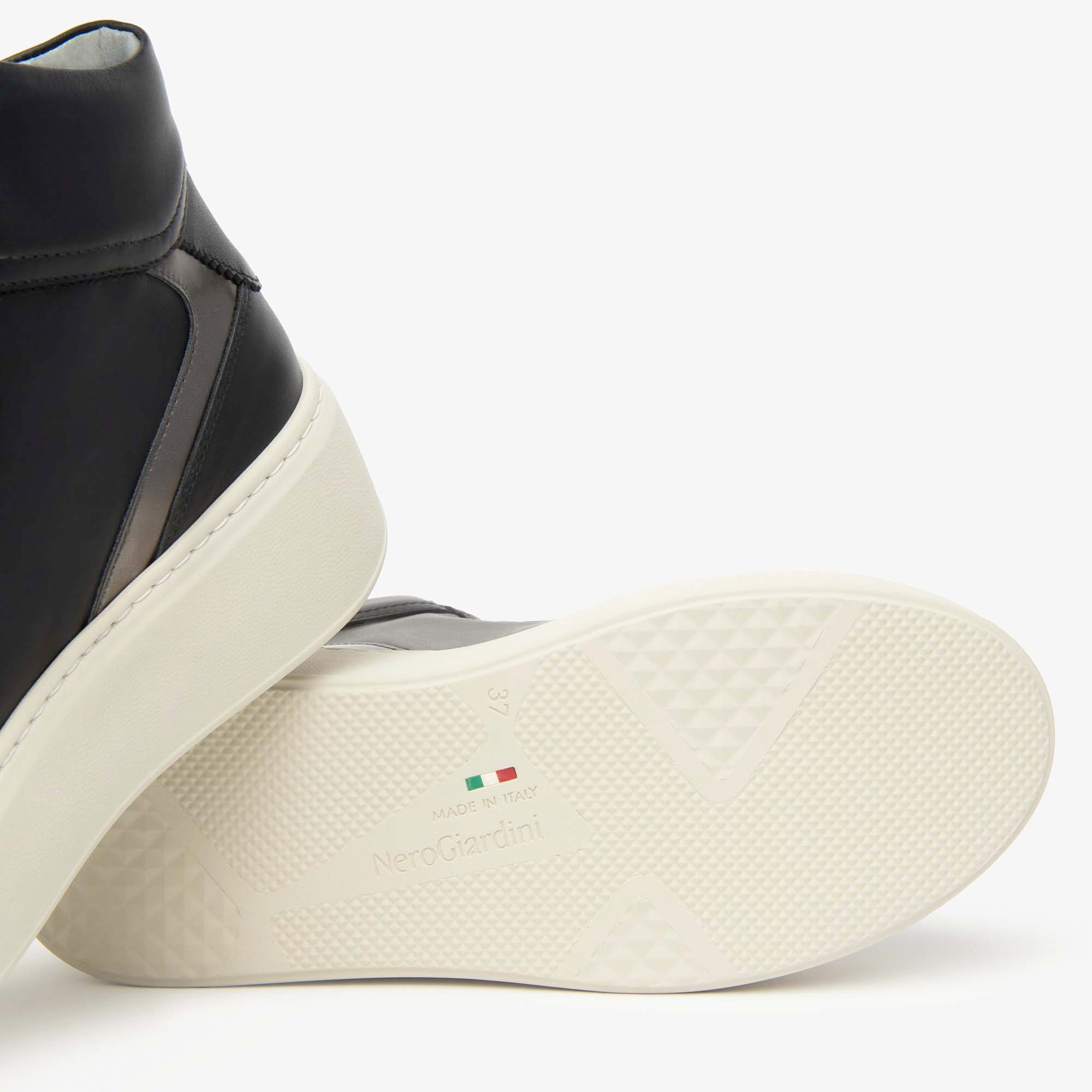 GUANTO_NERO_TBRILL_ANTRACITE_PUGUATEMALA_L17682_I514213D_100_Image_4