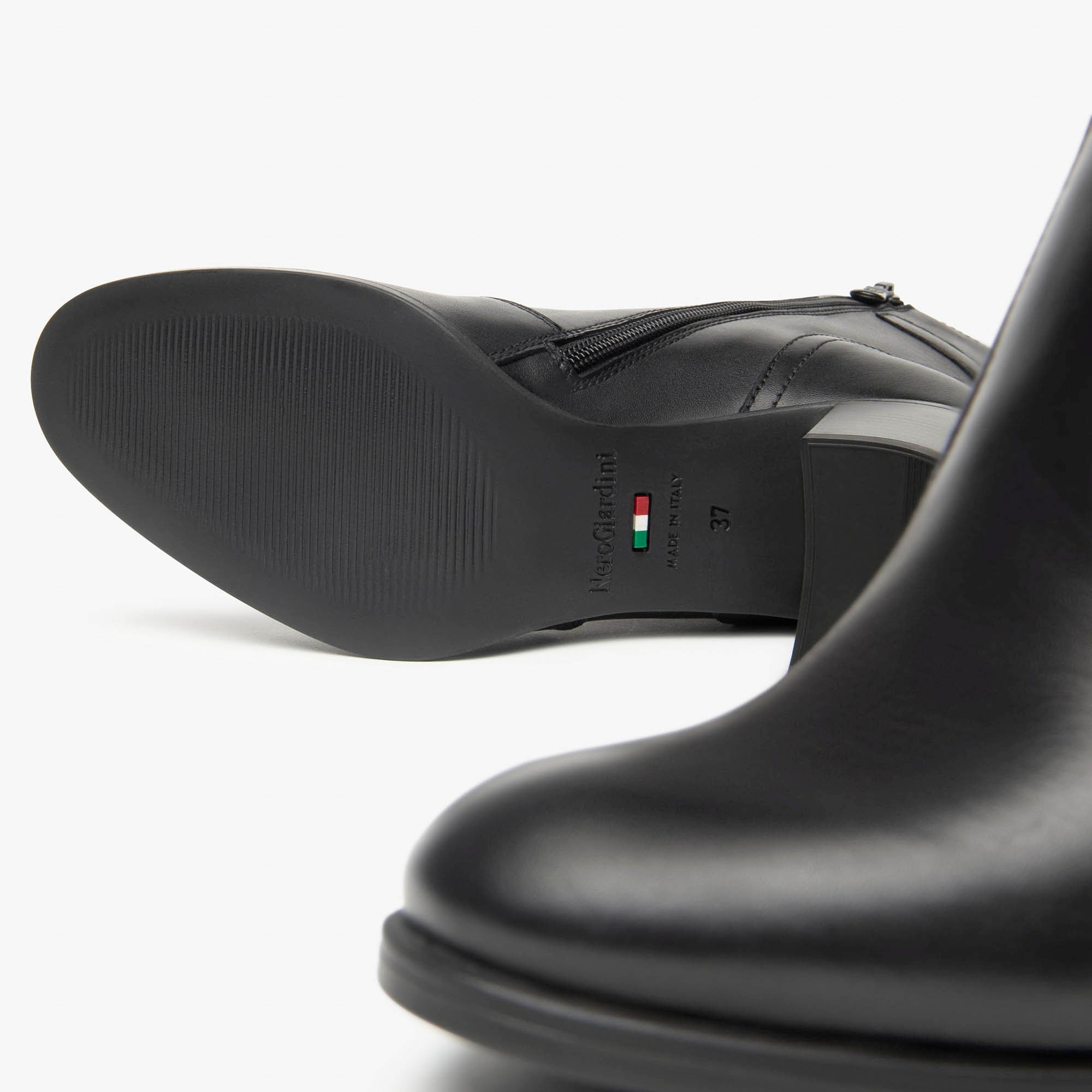 GUANTO_NERO_TR_CAPUA_NERO_GLO_T_I513850D_100_Image_4