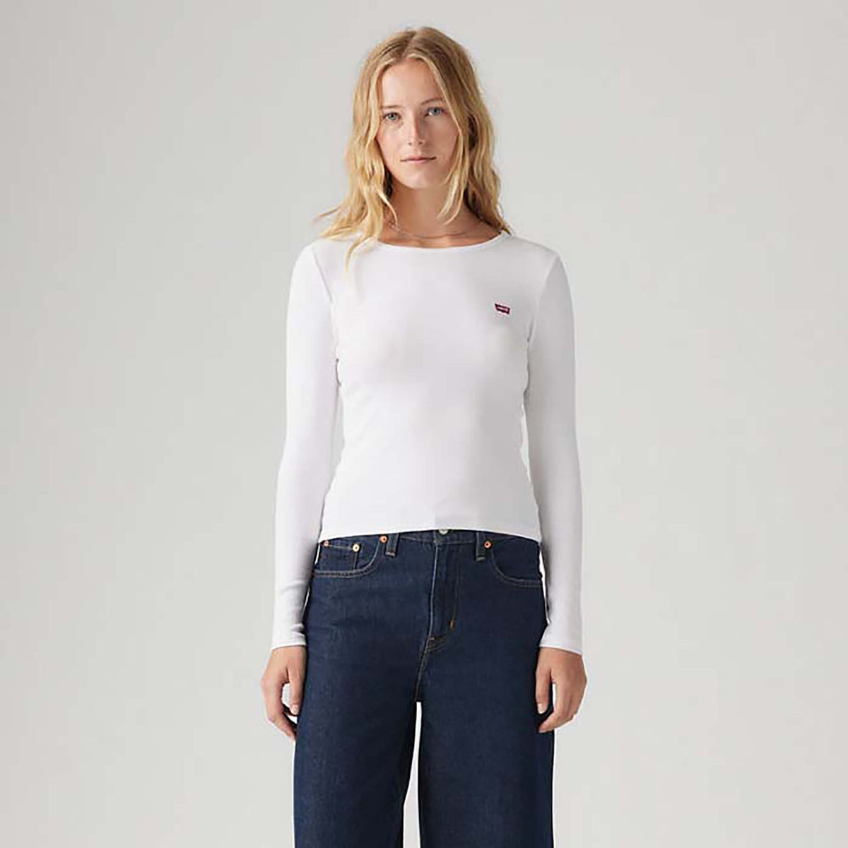 HAYES_LS_TEE_WHITE_001J4_0003_Image_2