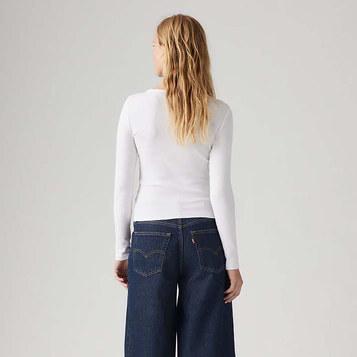 HAYES_LS_TEE_WHITE_001J4_0003_Image_3