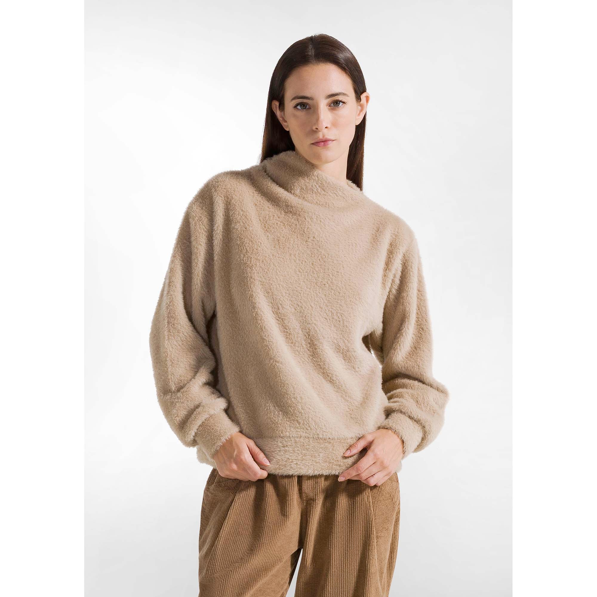 HIGH_NECK_FLUFFY_SWEATSHIRT_D12070_26010_Image_2