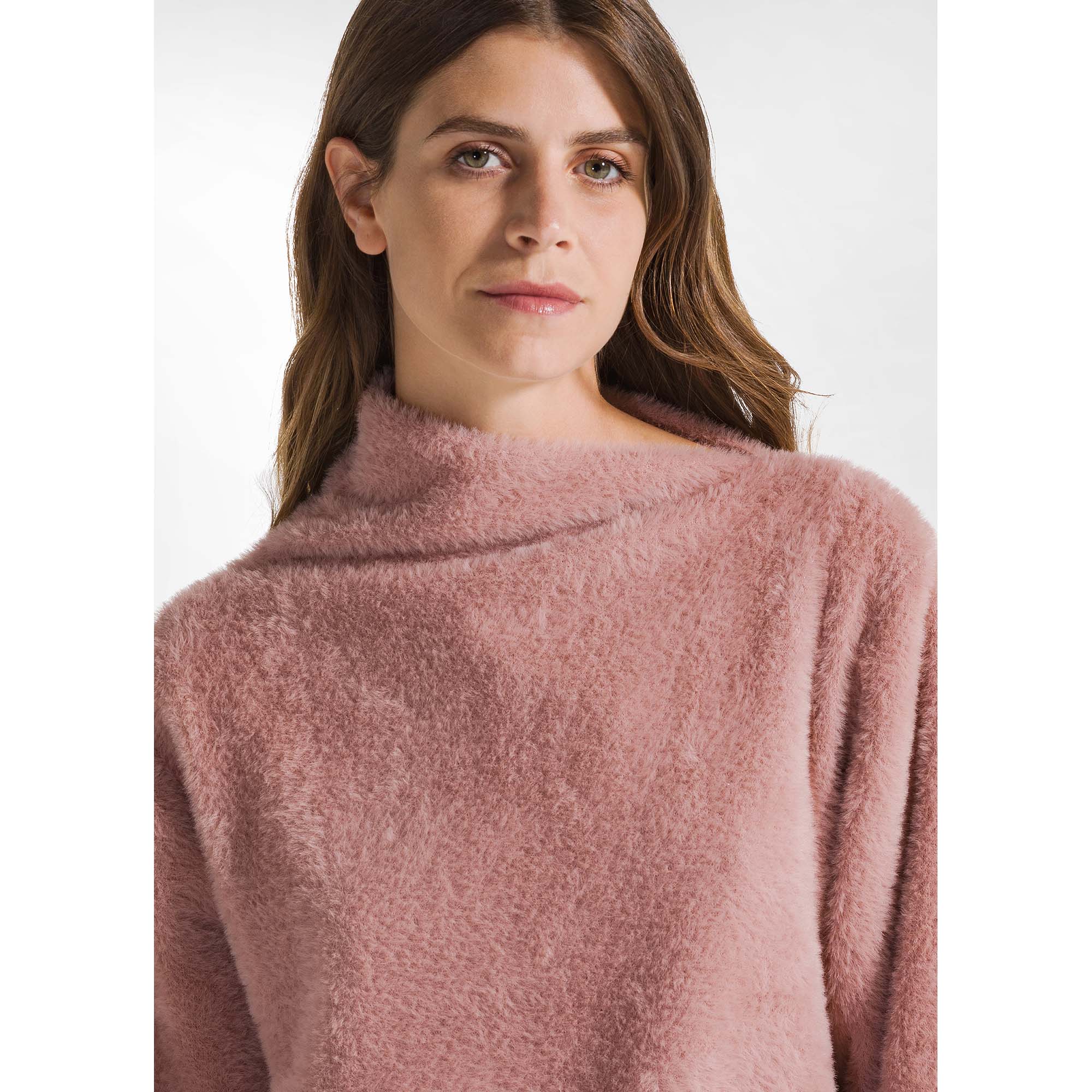 HIGH_NECK_FLUFFY_SWEATSHIRT_D12070_26310_Image_4
