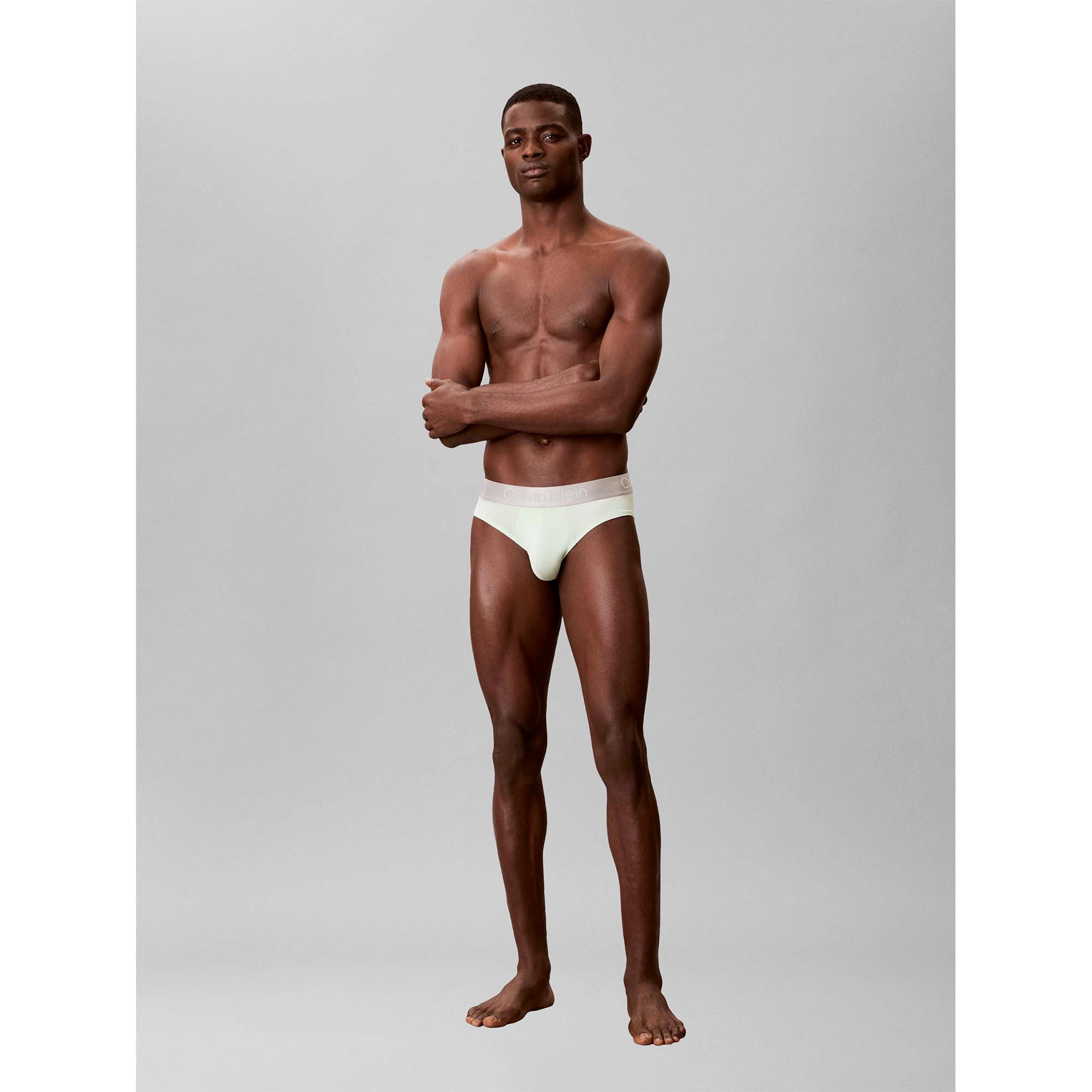 HIP_BRIEF_3PK_LV00NB4122_MTA_Image_5