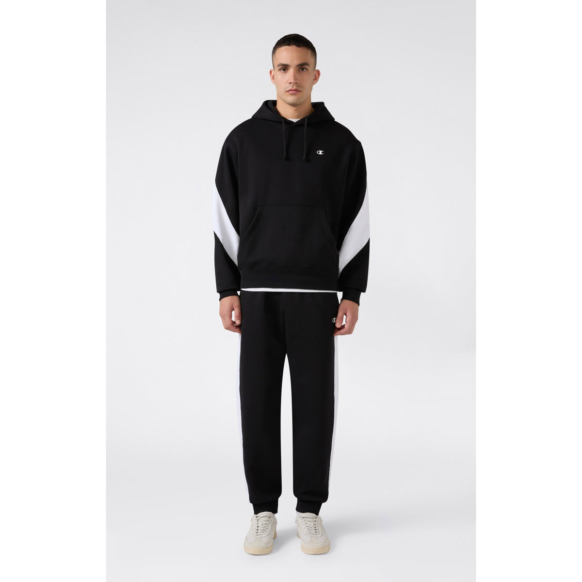 HOODED_SWEATSHIRT_222535_KK001_Image_4