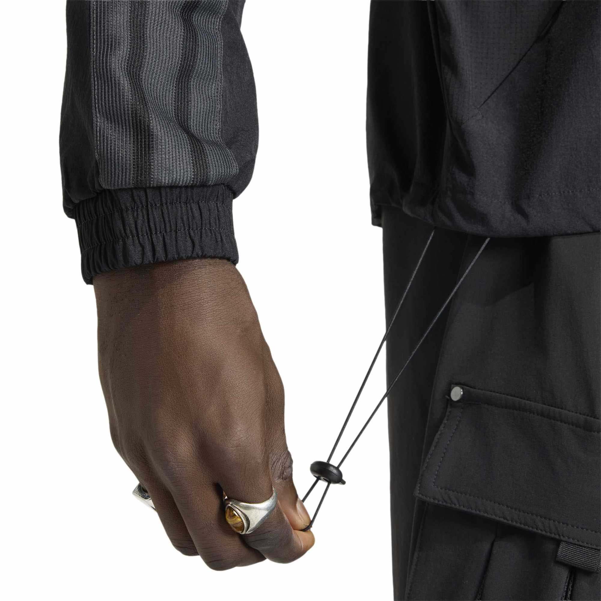 IMCF_ANTH_JKT_KB1870_BLACKBL_Image_5