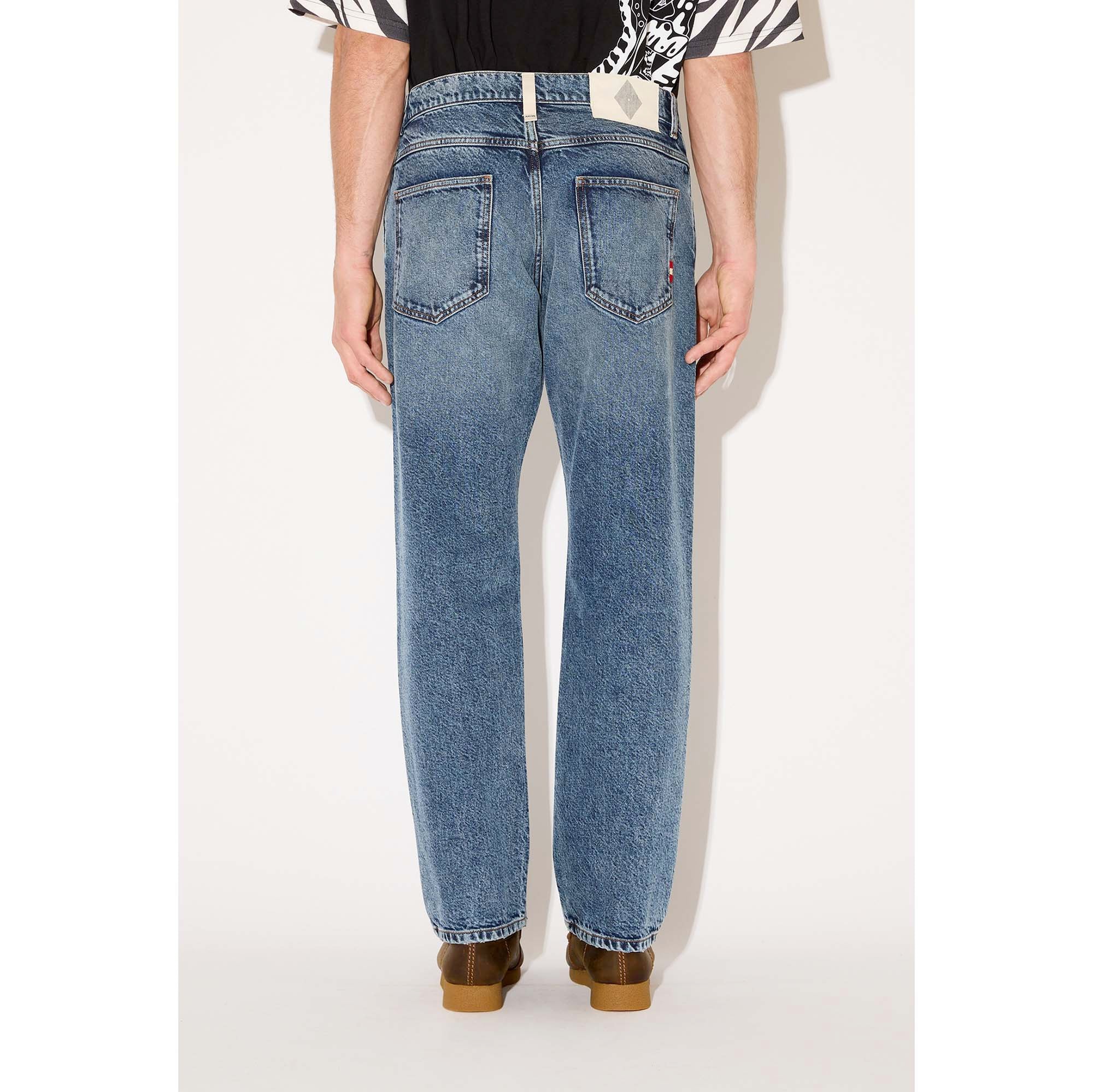 JAMES_MAN_AMU010D5703012_C0999_Image_4